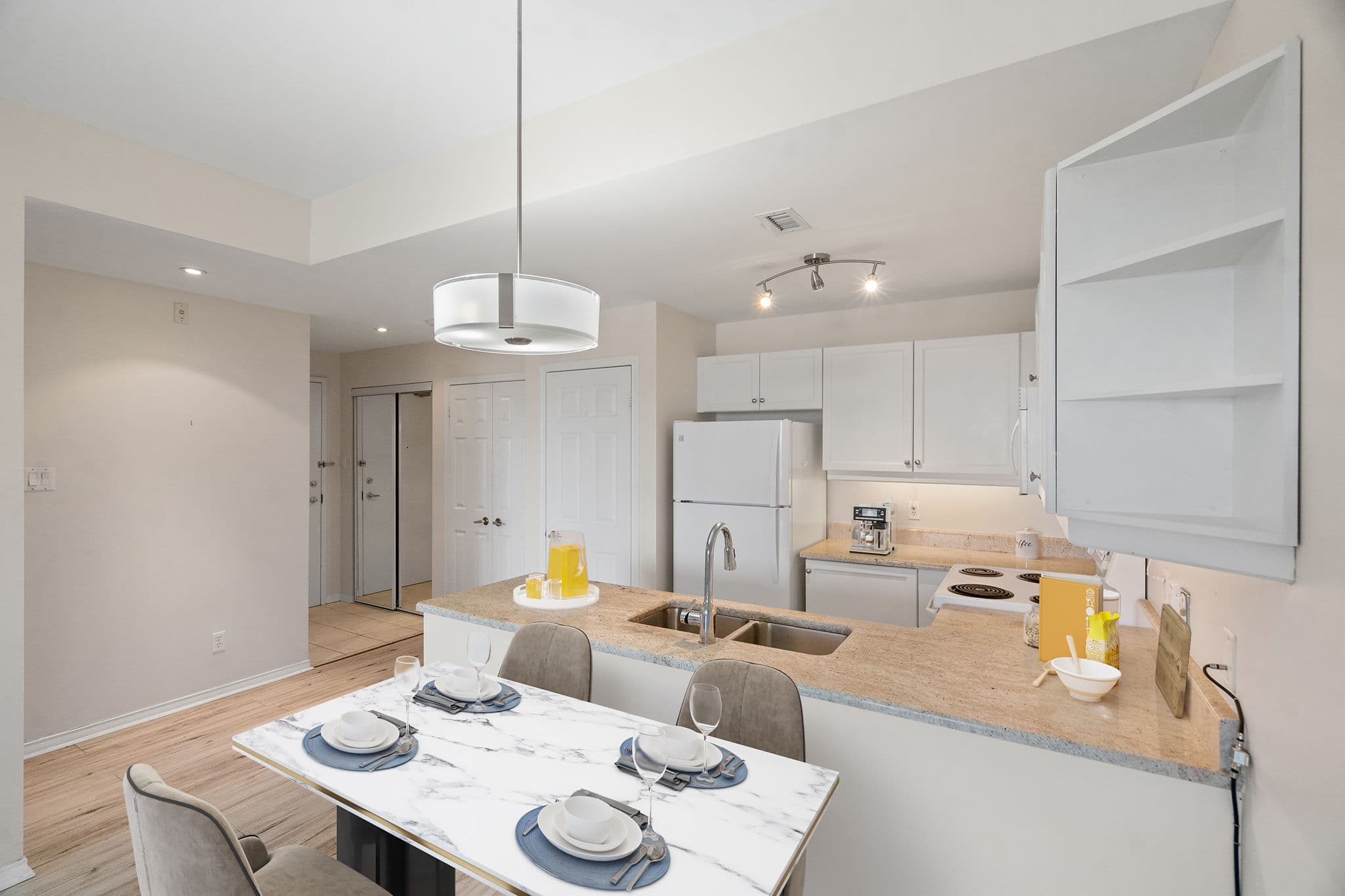 600 Eglinton Ave E 301 Toronto, ON M4P 1P3