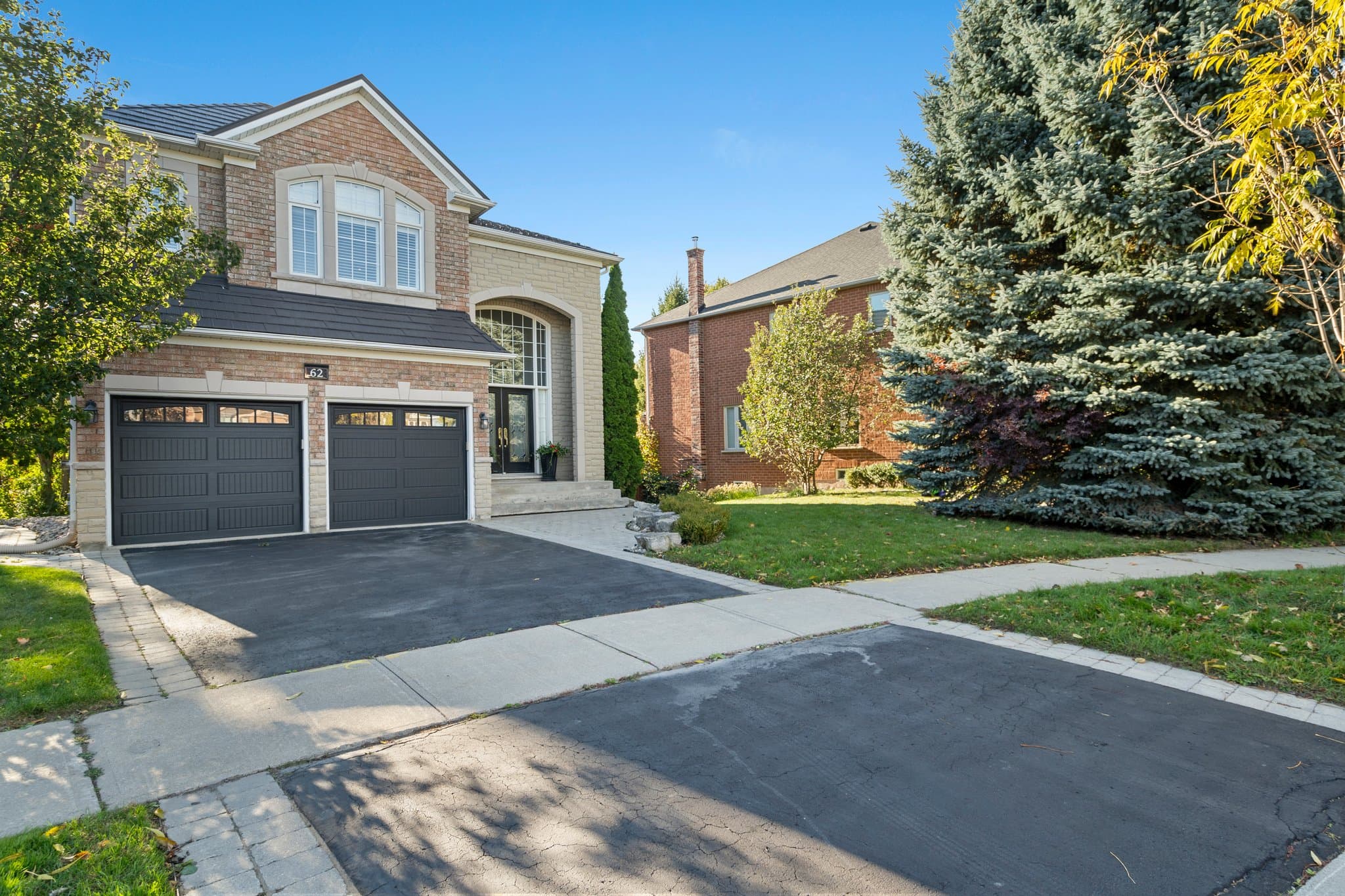 62 Kettle Ct Vaughan, ON L6A 2M2