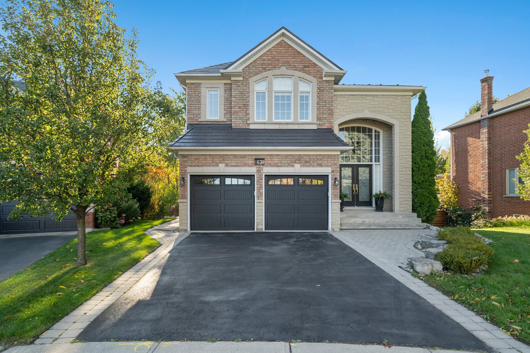 62 Kettle Ct Vaughan, ON L6A 2M2