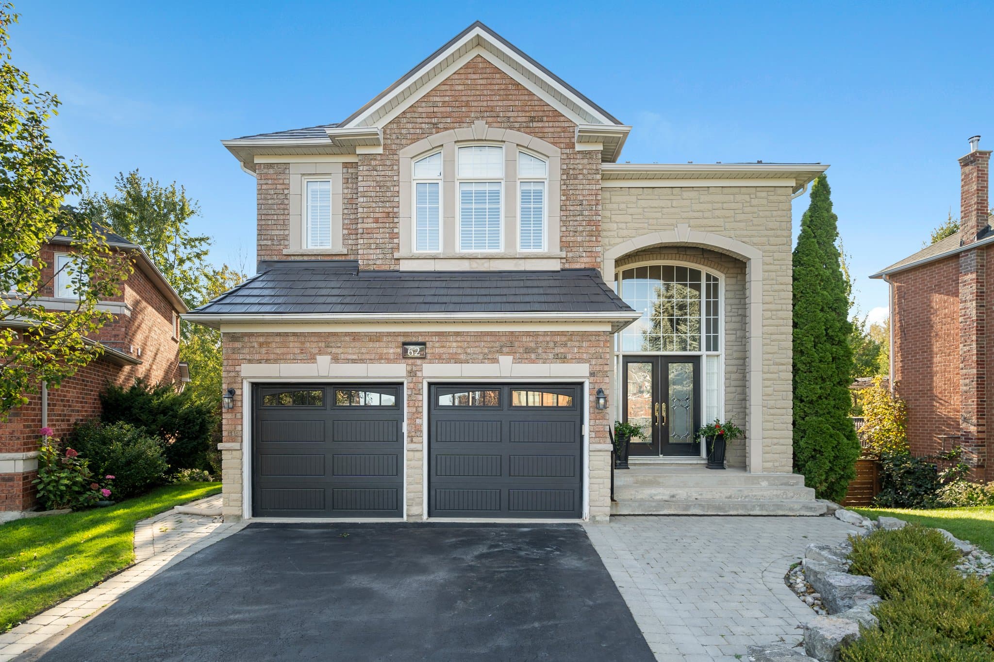 62 Kettle Ct Vaughan, ON L6A 2M2