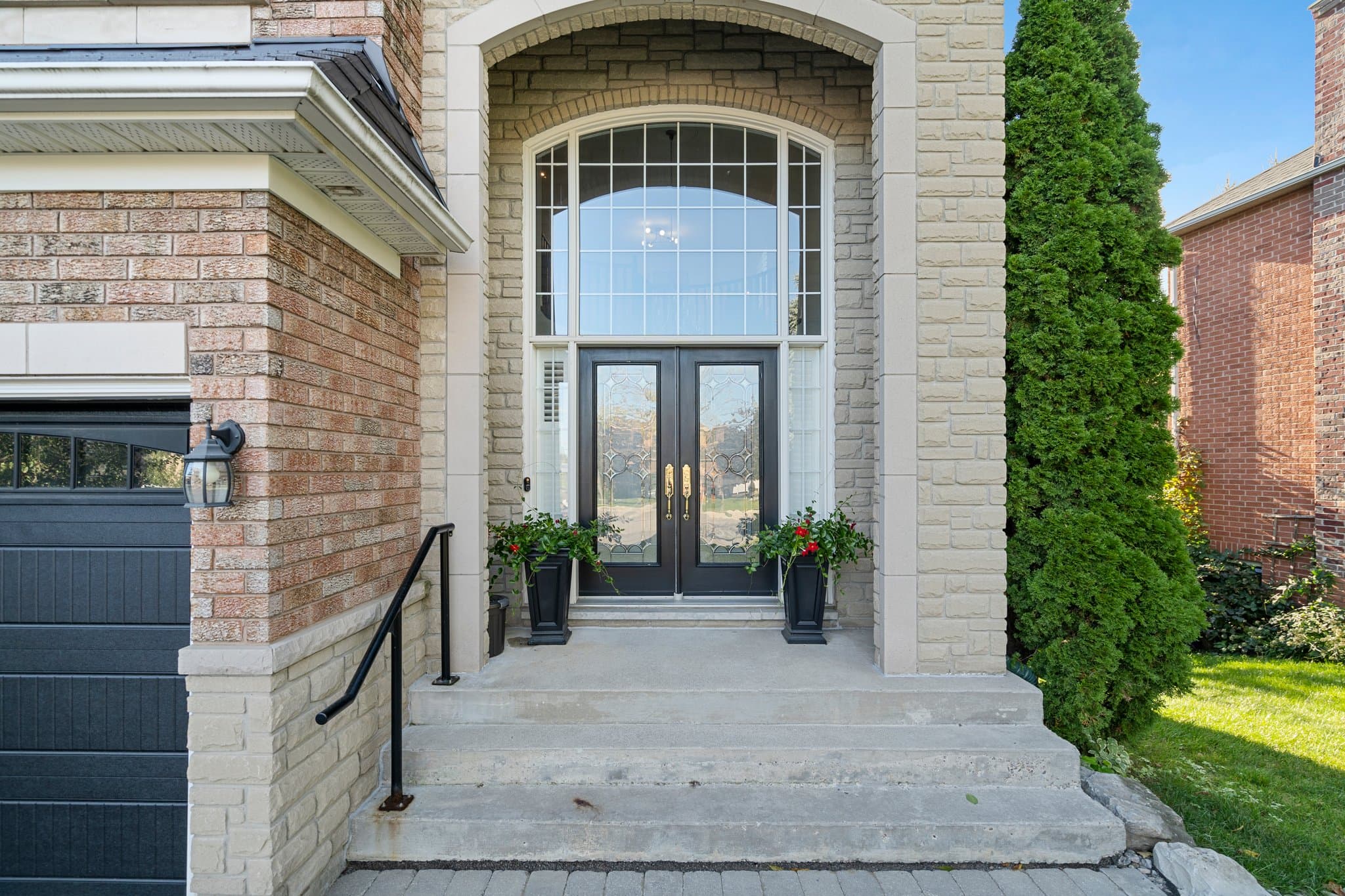 62 Kettle Ct Vaughan, ON L6A 2M2