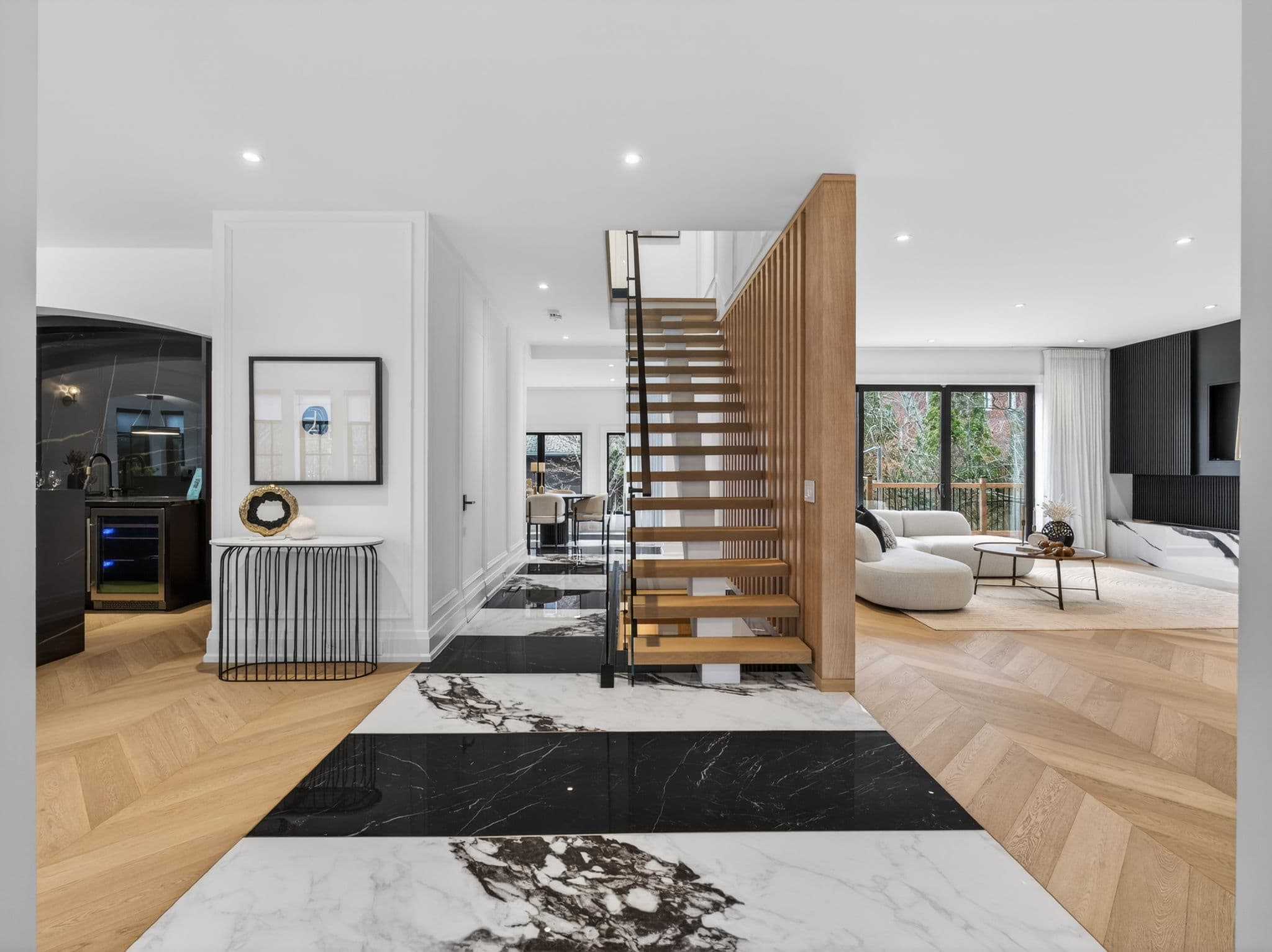 62 Maple Ave Toronto, ON M4W 2T7