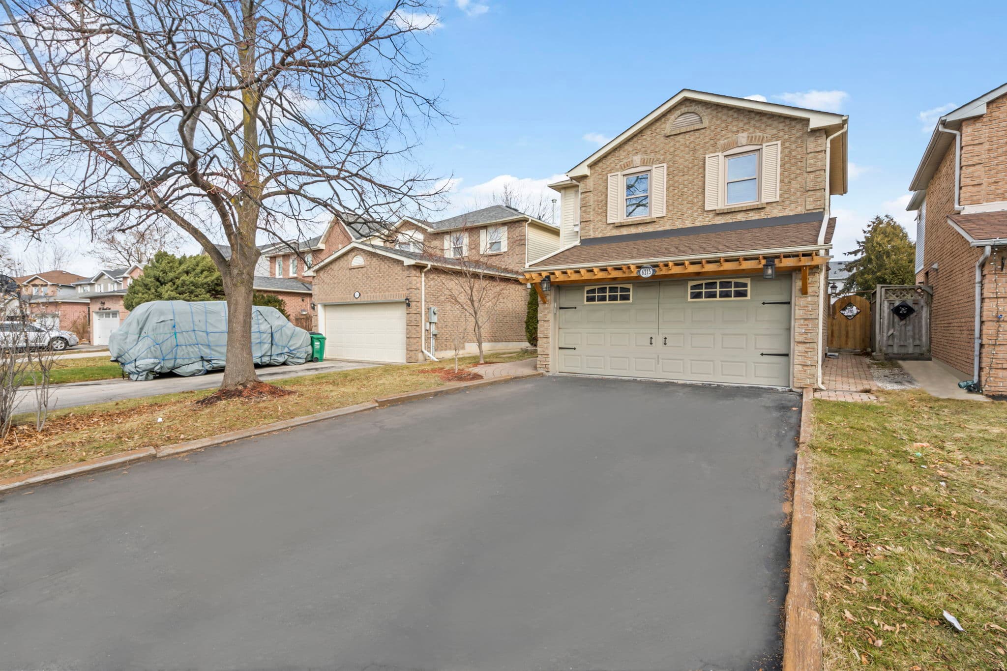 6215 Saltmarsh Ct Mississauga, ON L5N 5V9
