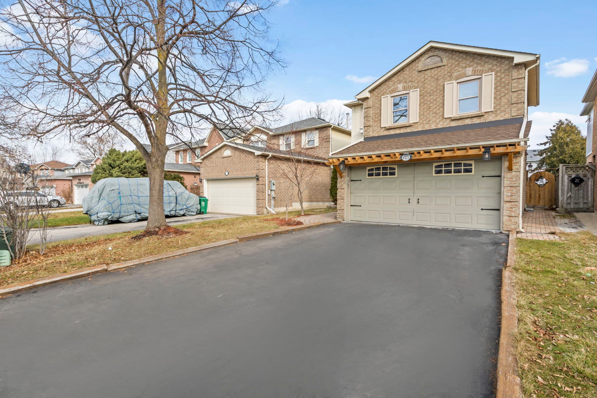 6215 Saltmarsh Ct Mississauga, ON L5N 5V9