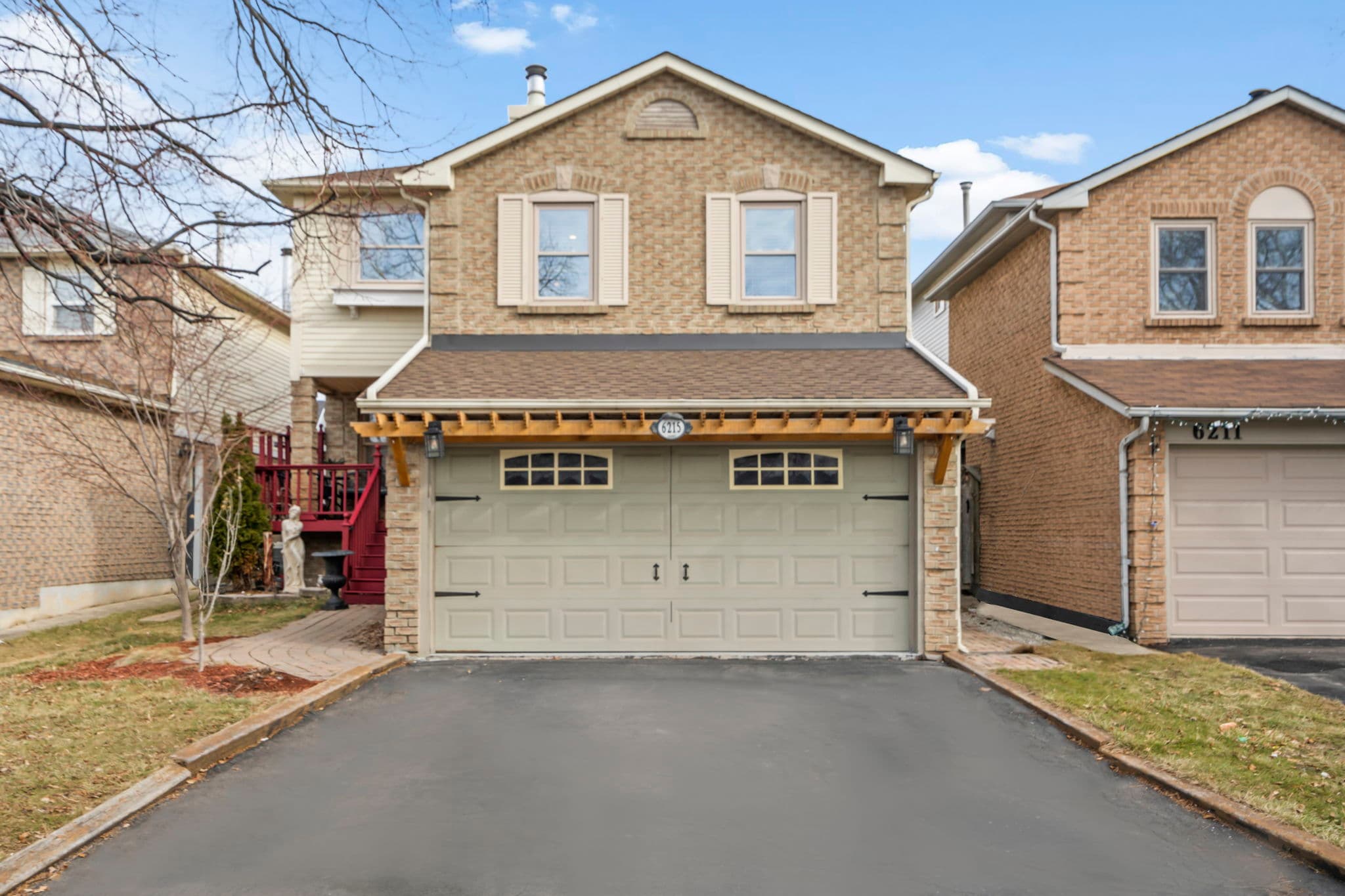 6215 Saltmarsh Ct Mississauga, ON L5N 5V9