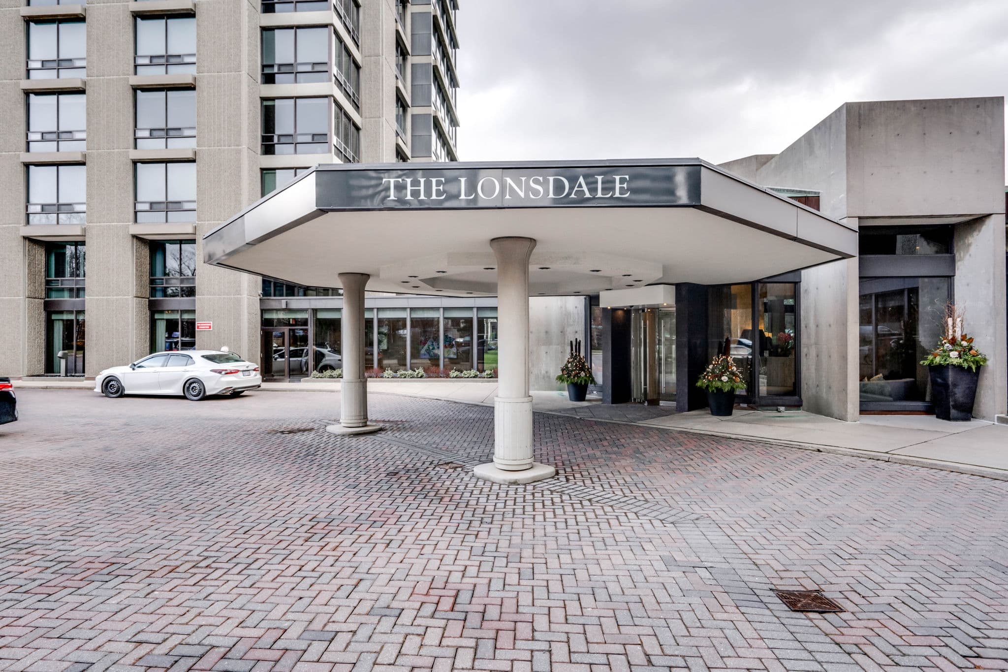 625 Avenue Rd Unit 302 Toronto, ON M4V 2K6