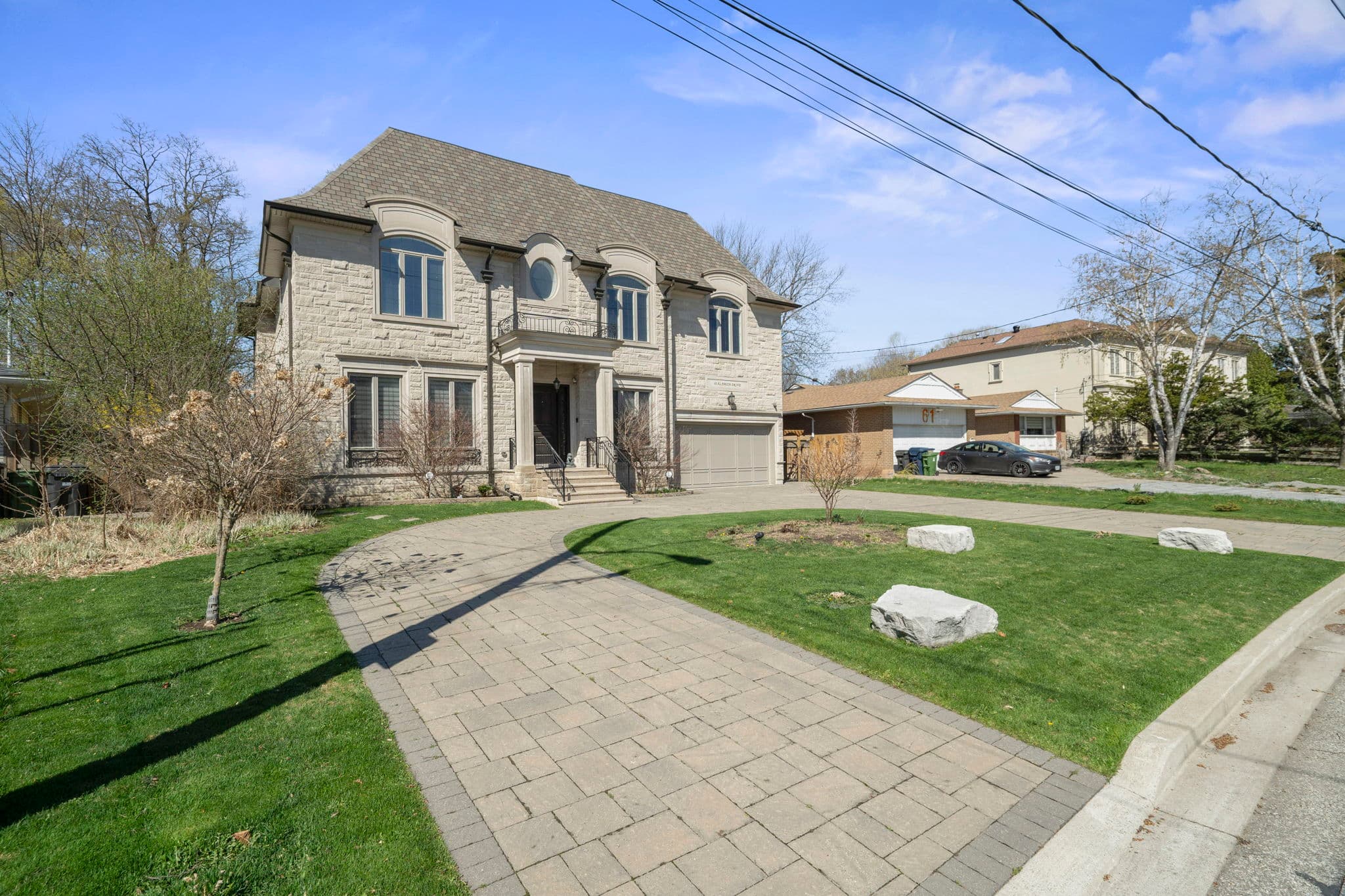 63 Alamosa Dr Toronto, ON M2J 2N8