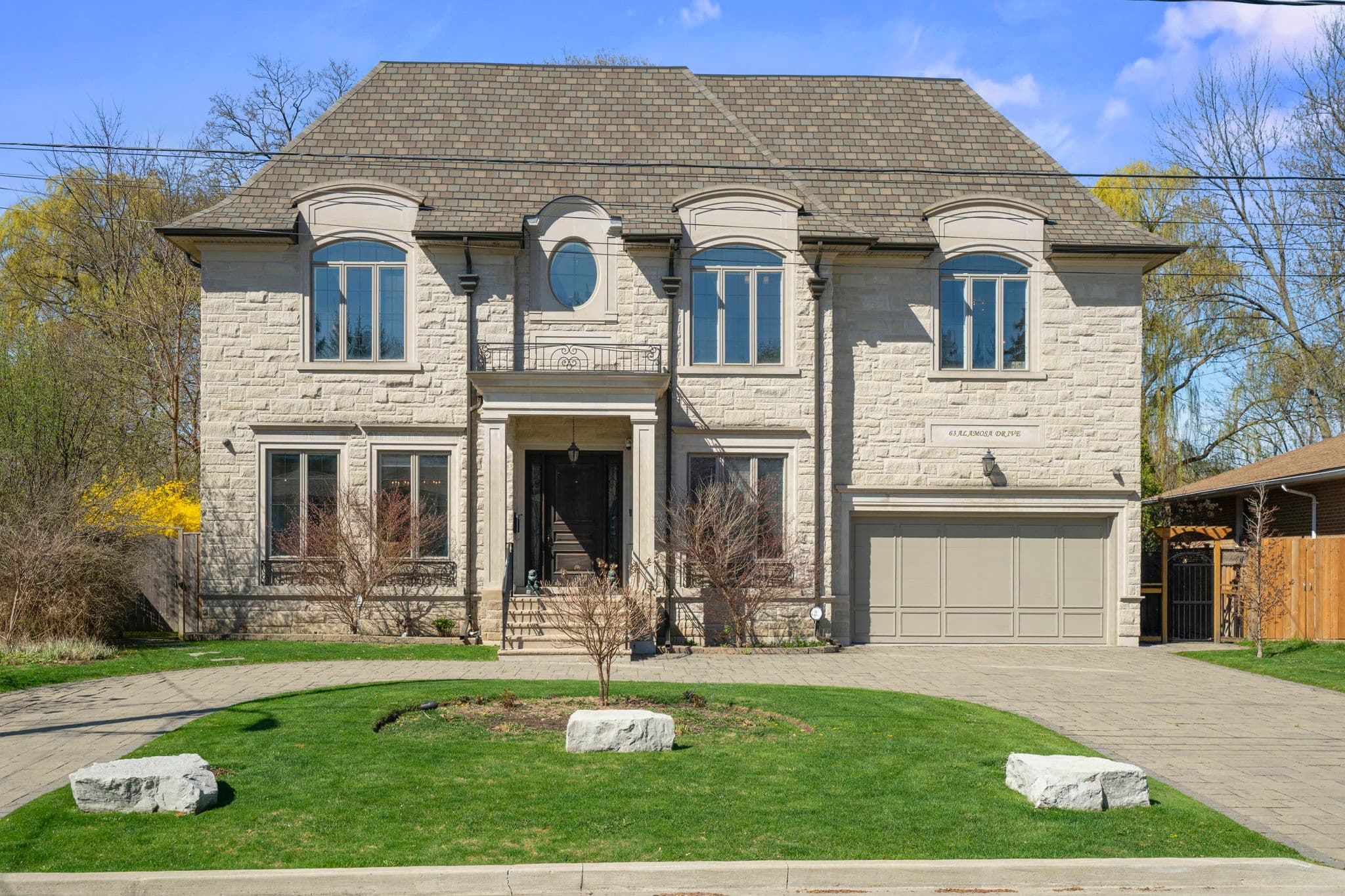 63 Alamosa Dr Toronto, ON M2J 2N8