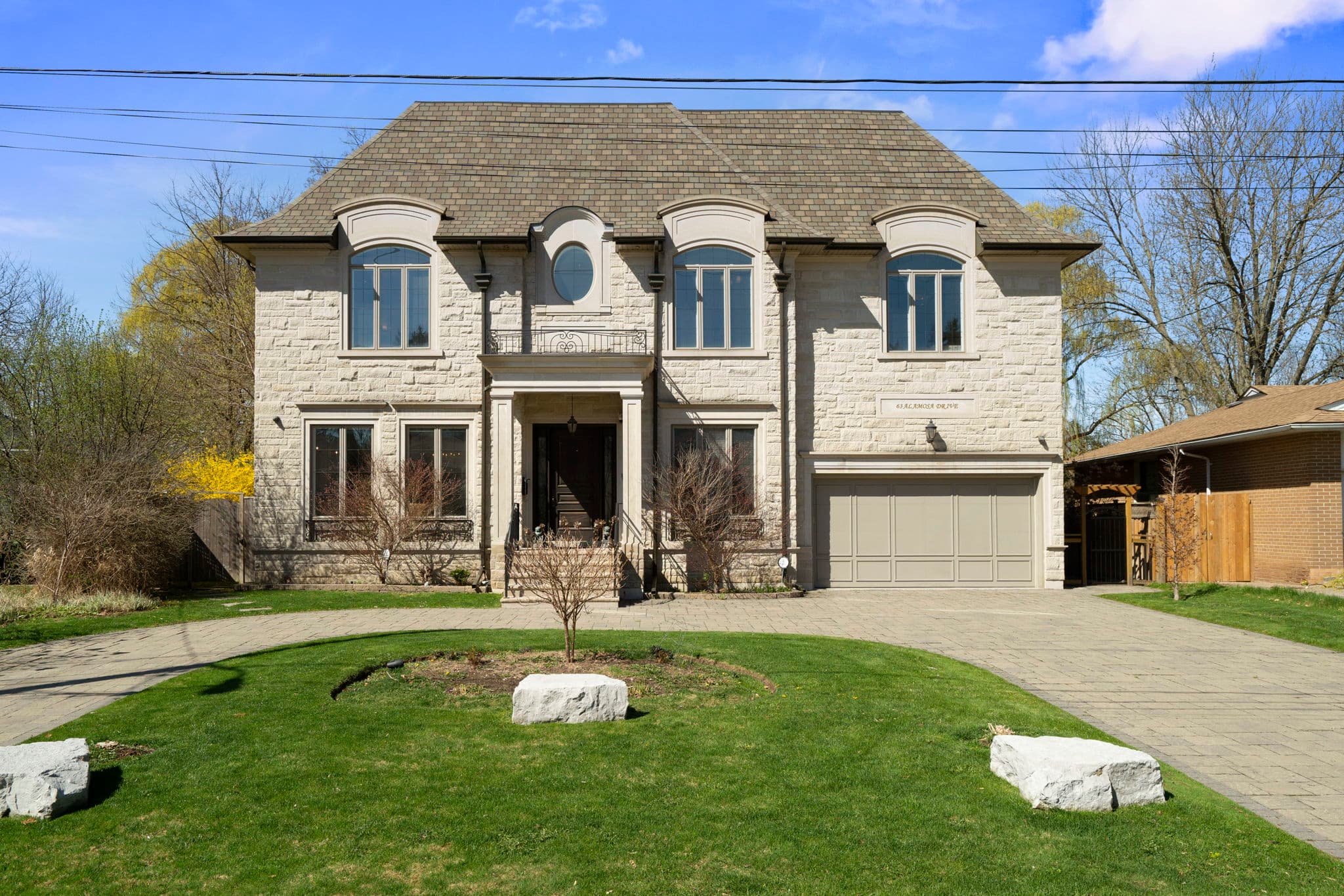 63 Alamosa Dr Toronto, ON M2J 2N8