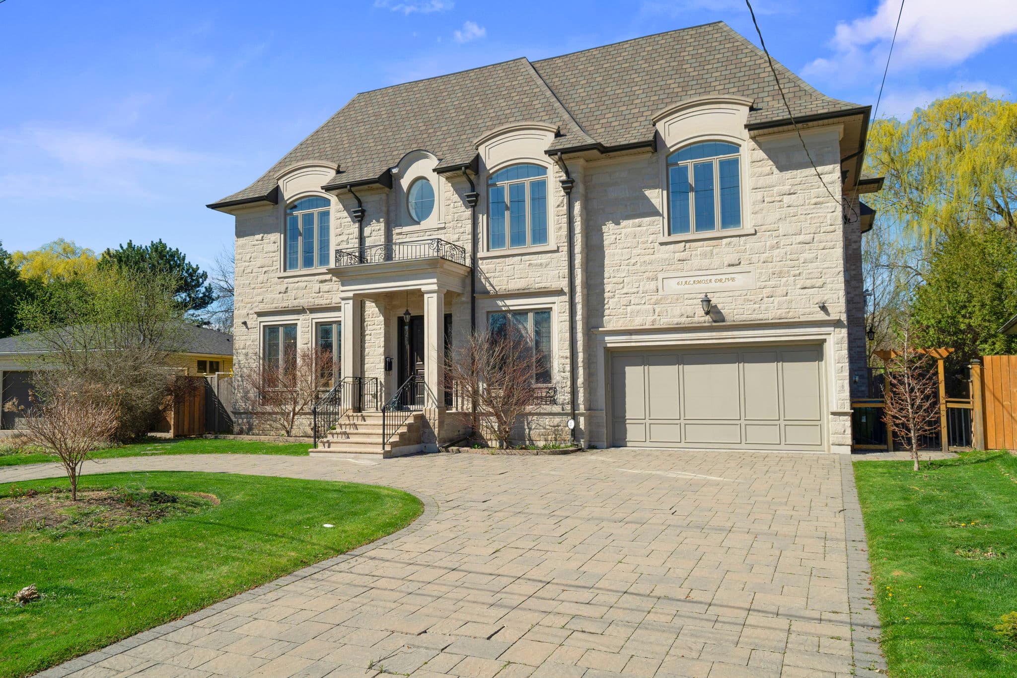 63 Alamosa Dr Toronto, ON M2J 2N8