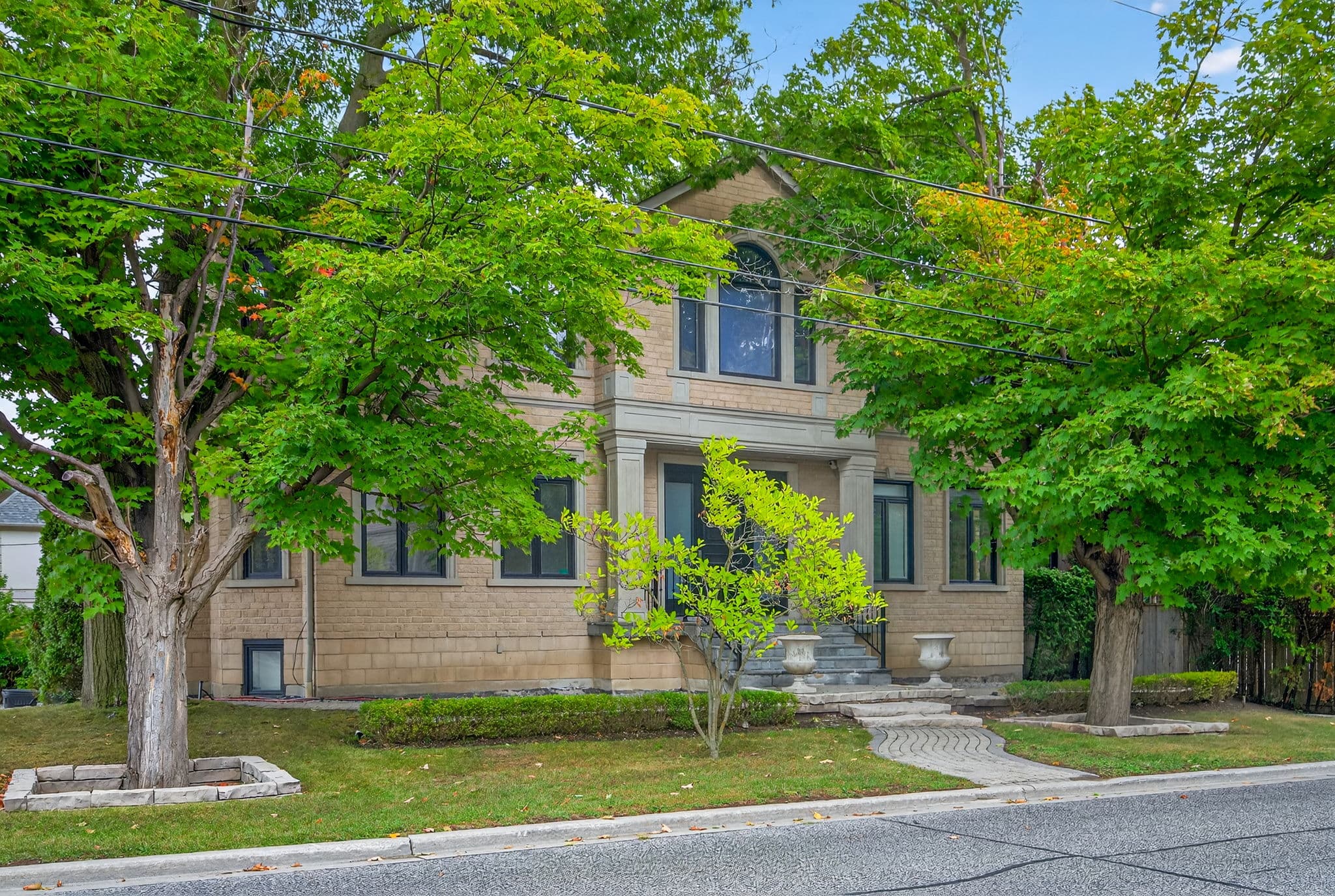 63 Gordon Rd Toronto, ON M2P 1E3