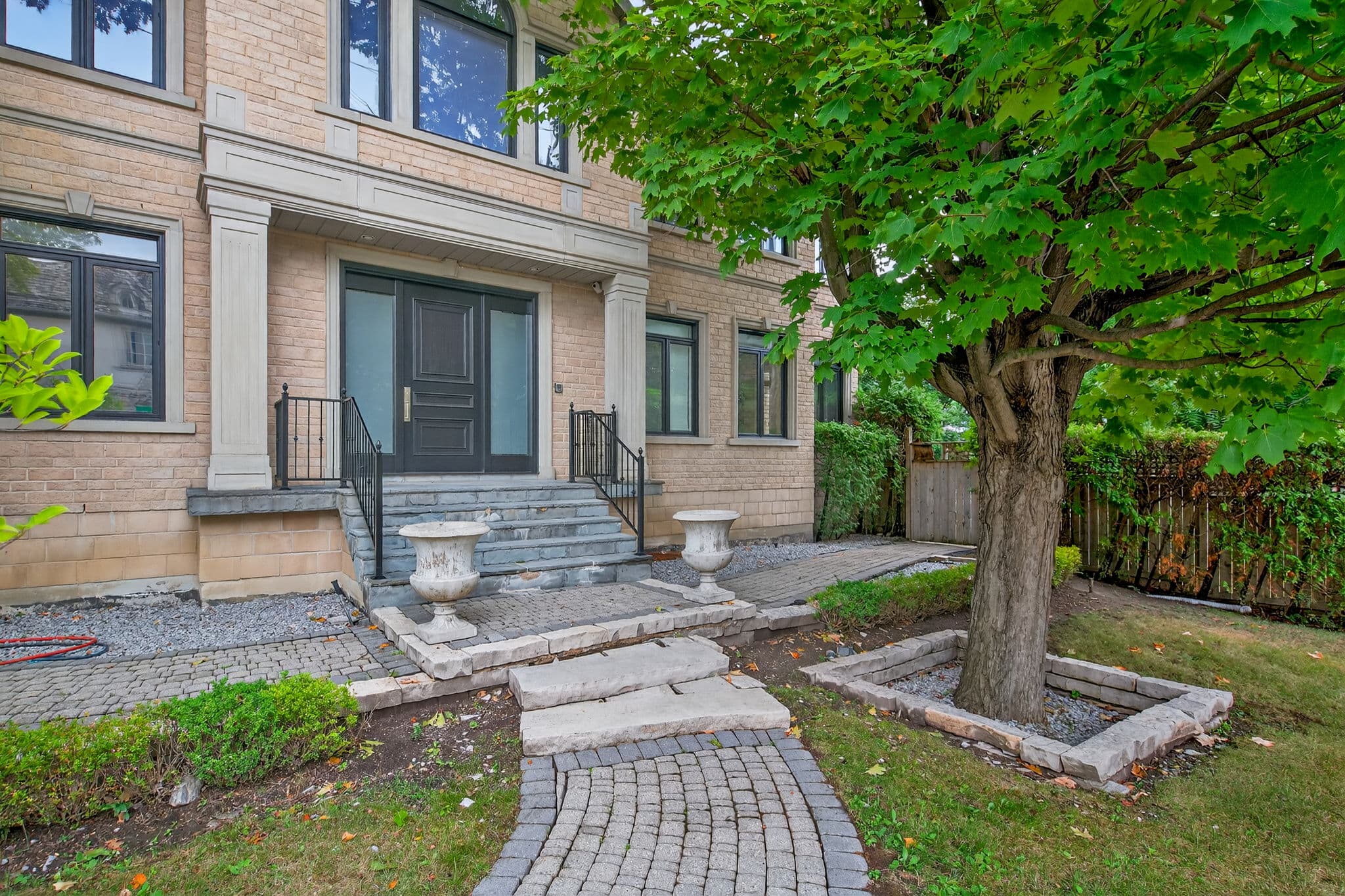63 Gordon Rd Toronto, ON M2P 1E3