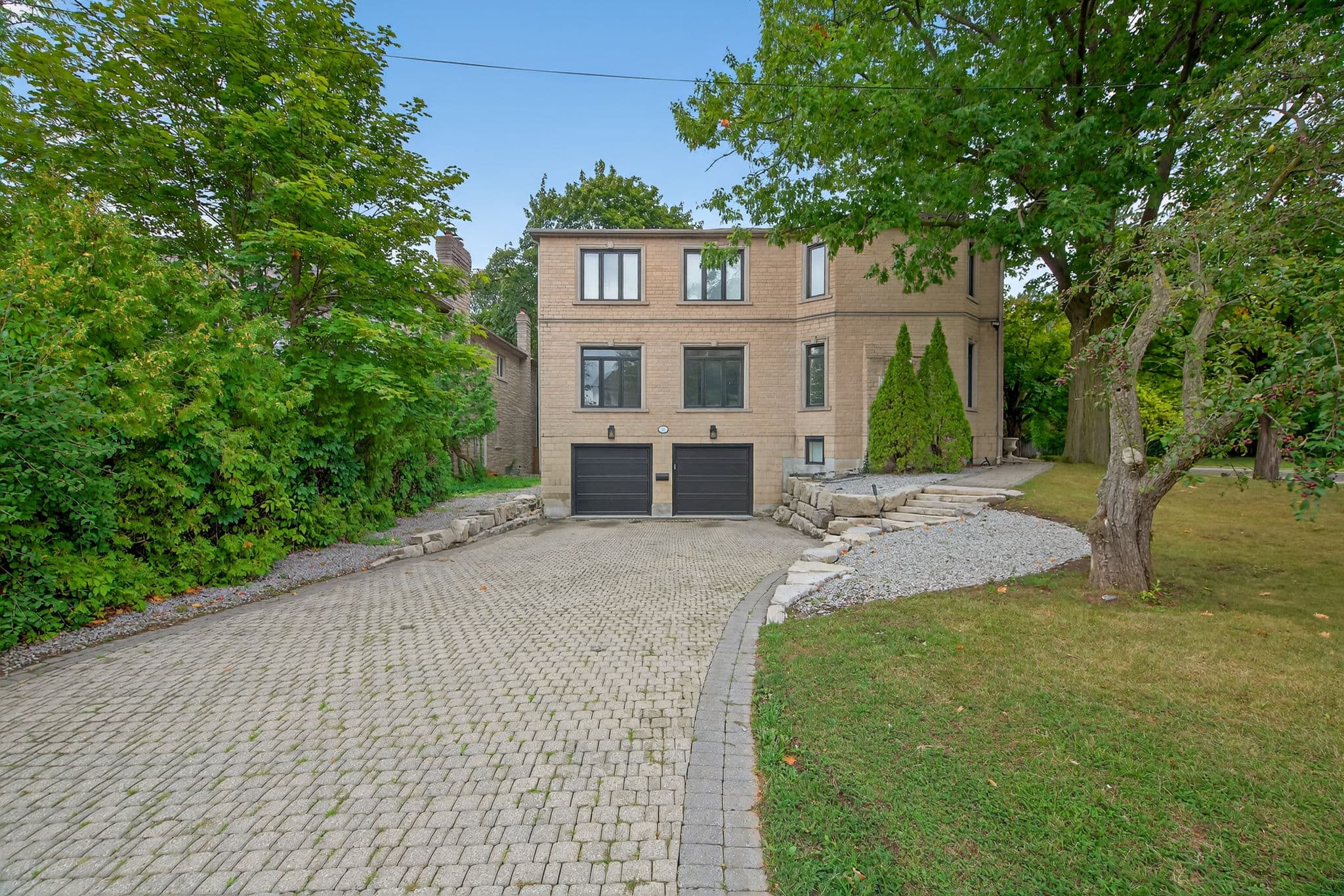 63 Gordon Rd Toronto, ON M2P 1E3