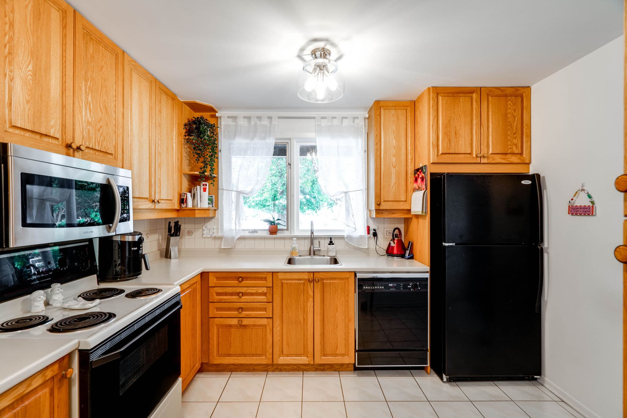 63 Hollyberry Trail Toronto, ON M2H 2N9