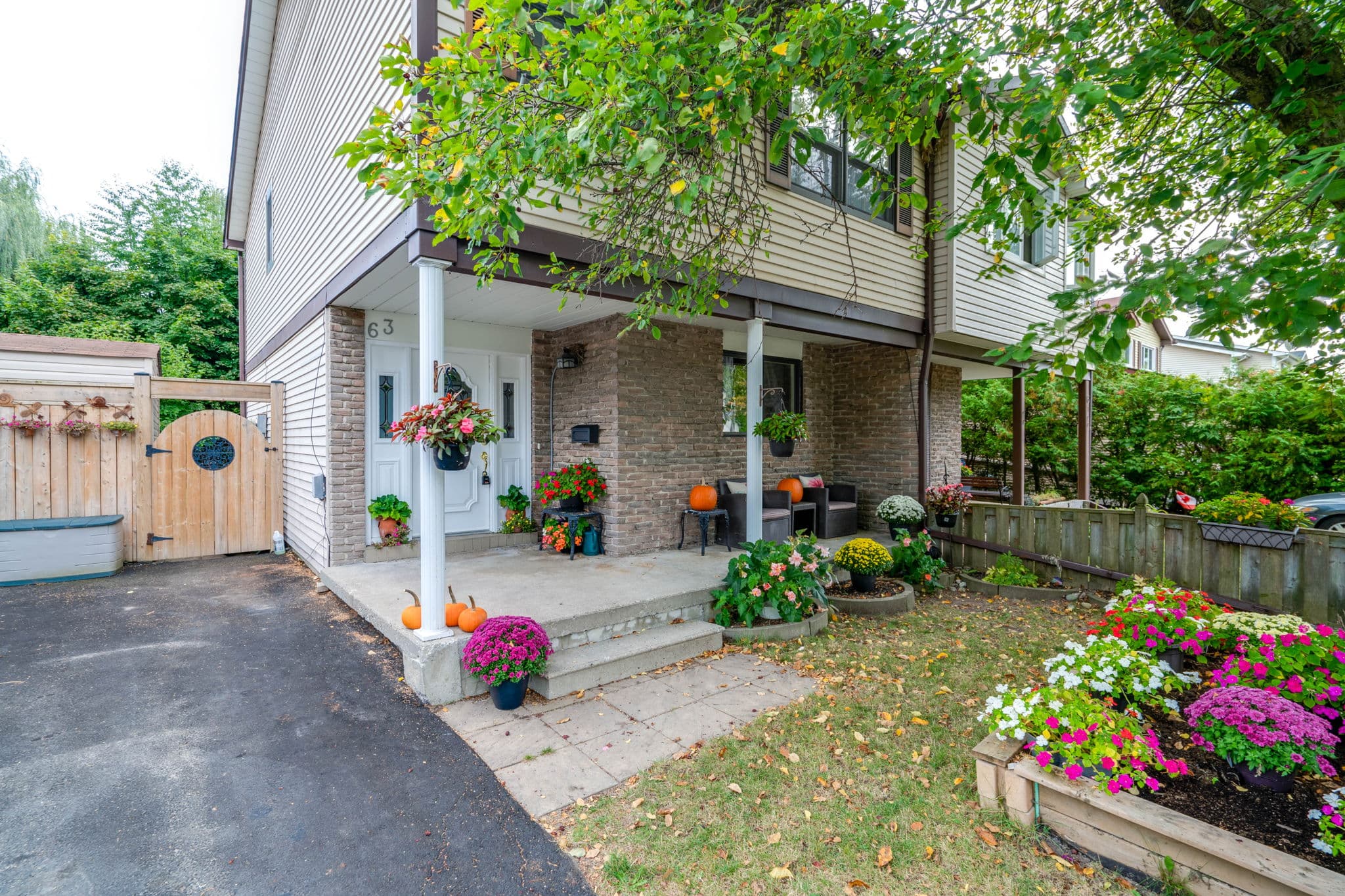 63 Hollyberry Trail Toronto, ON M2H 2N9