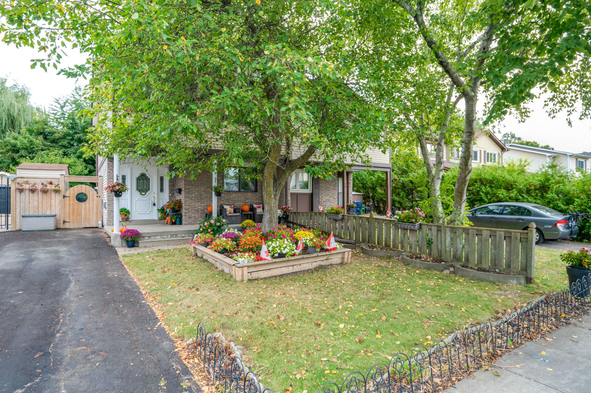 63 Hollyberry Trail Toronto, ON M2H 2N9
