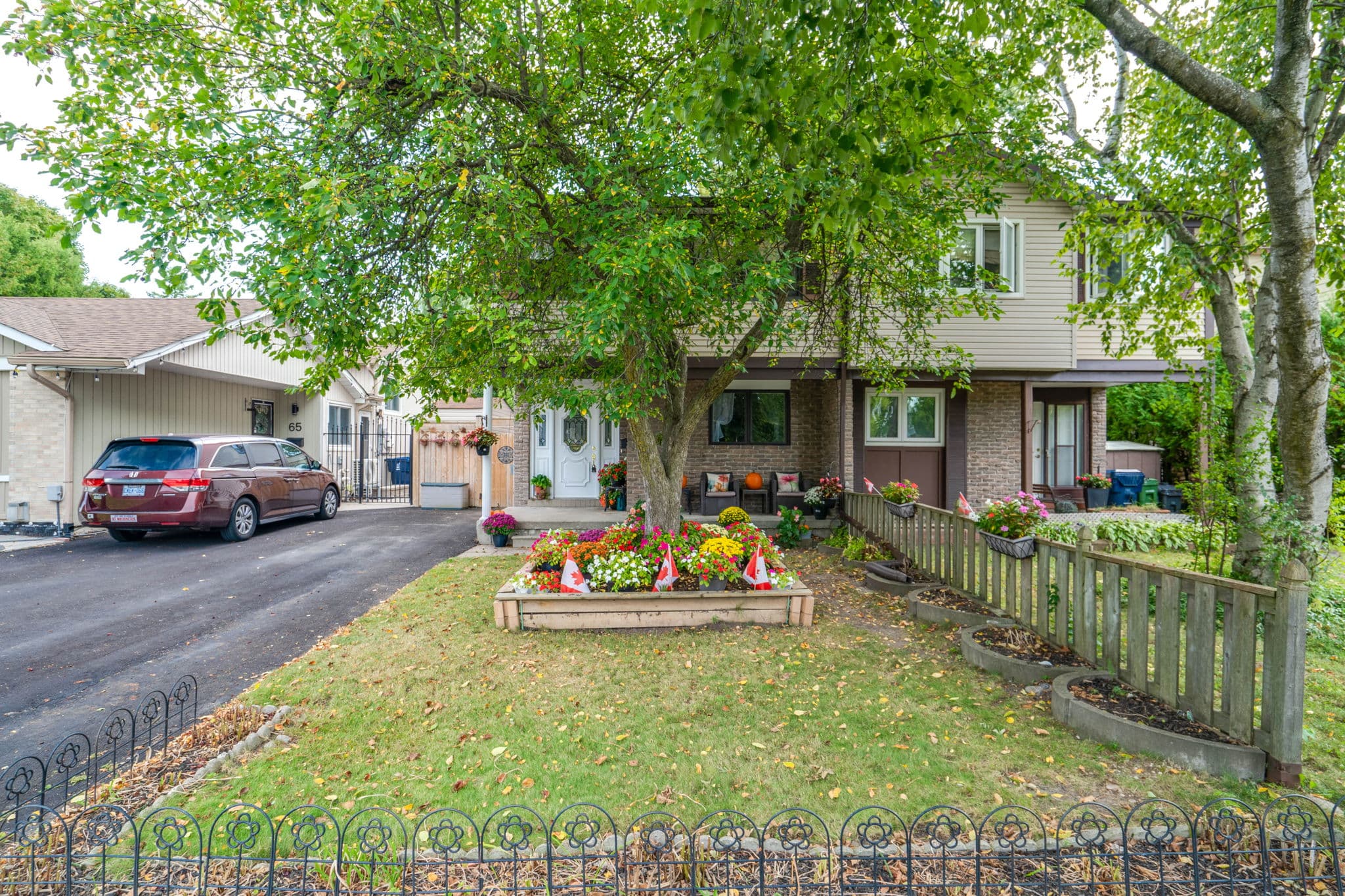 63 Hollyberry Trail Toronto, ON M2H 2N9