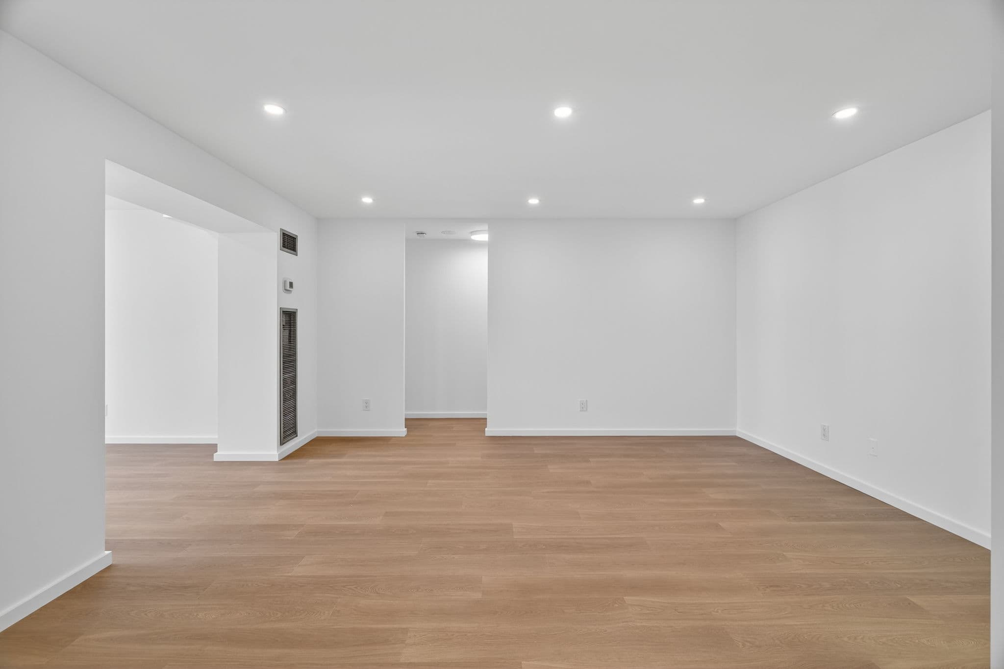 633 Bay St. 2703 Toronto, ON M5G 2G4