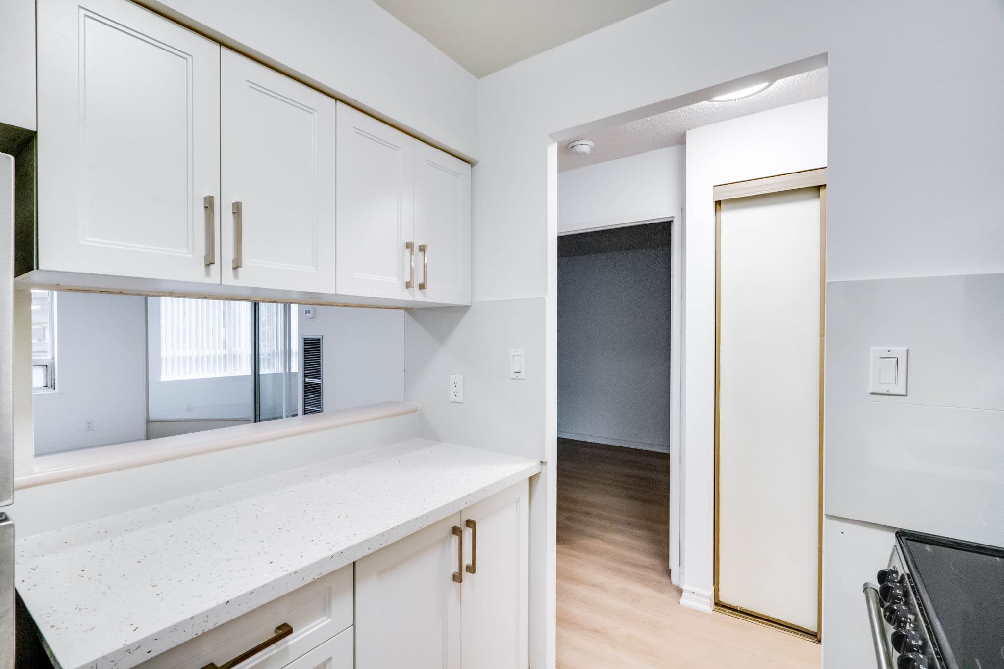 633 Bay St. Unit 1509 Toronto, ON M5G 2G4