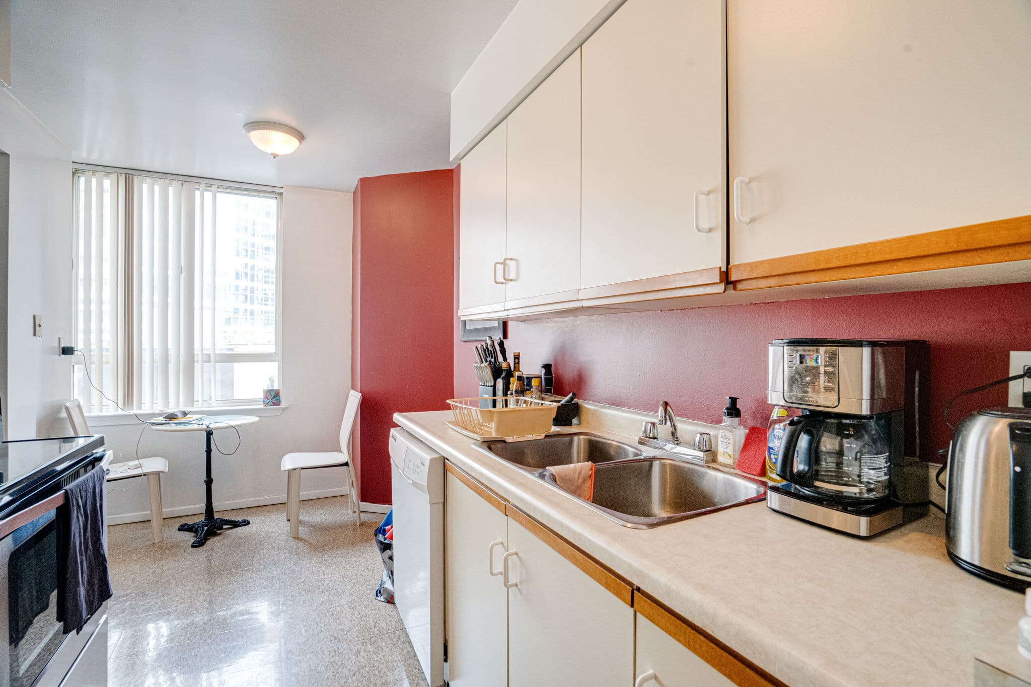 633 Bay St. Unit 521 Toronto, ON M5G 2G4