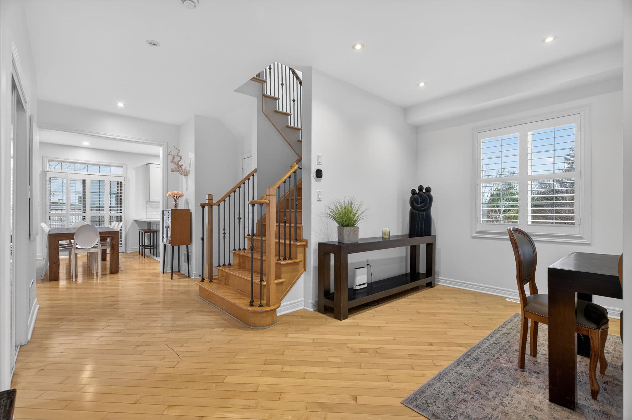 64 Canelli Heights Ct Vaughan, ON L4J 8V5