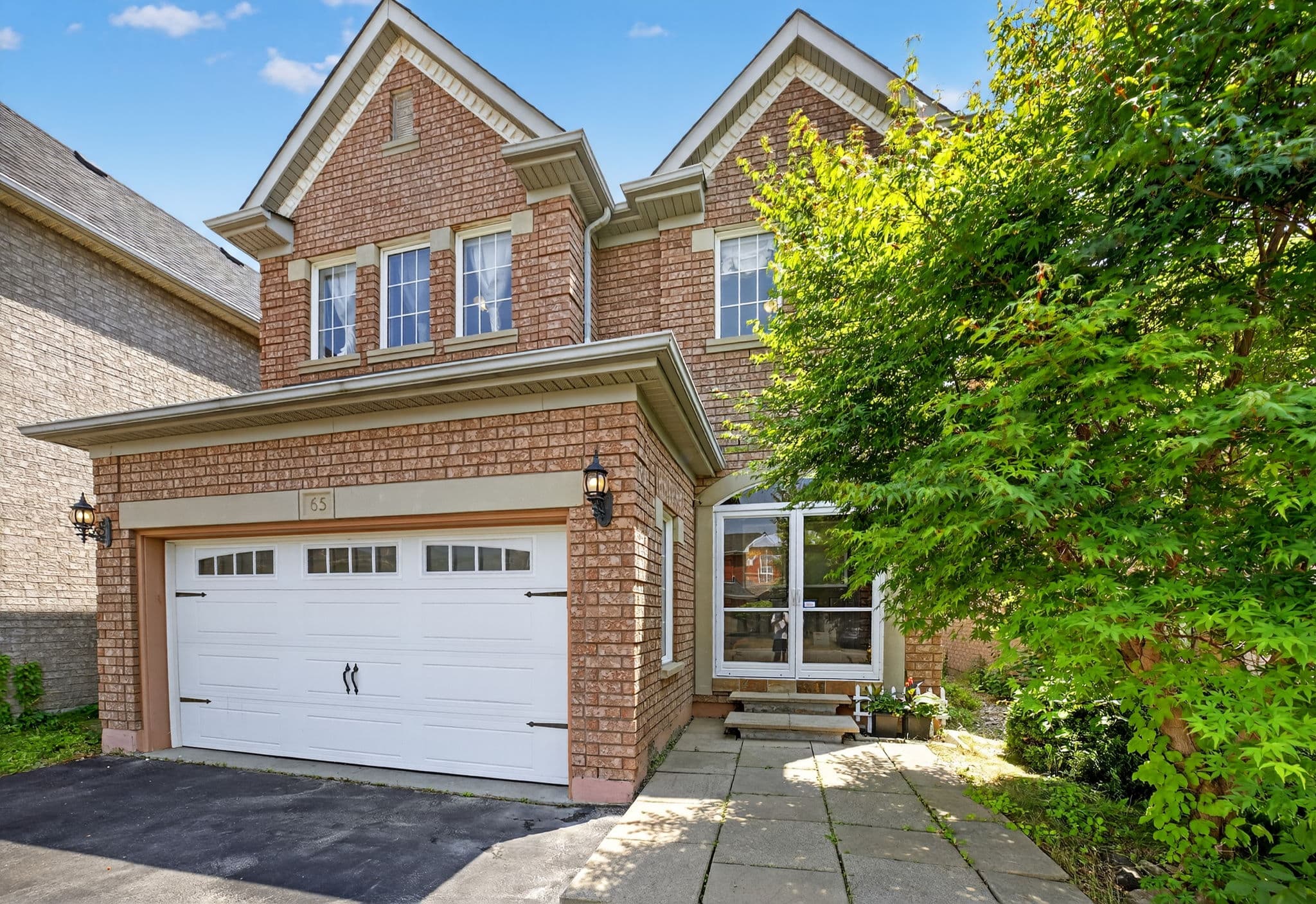 65 Belvia Dr Vaughan, ON L4K 5J6