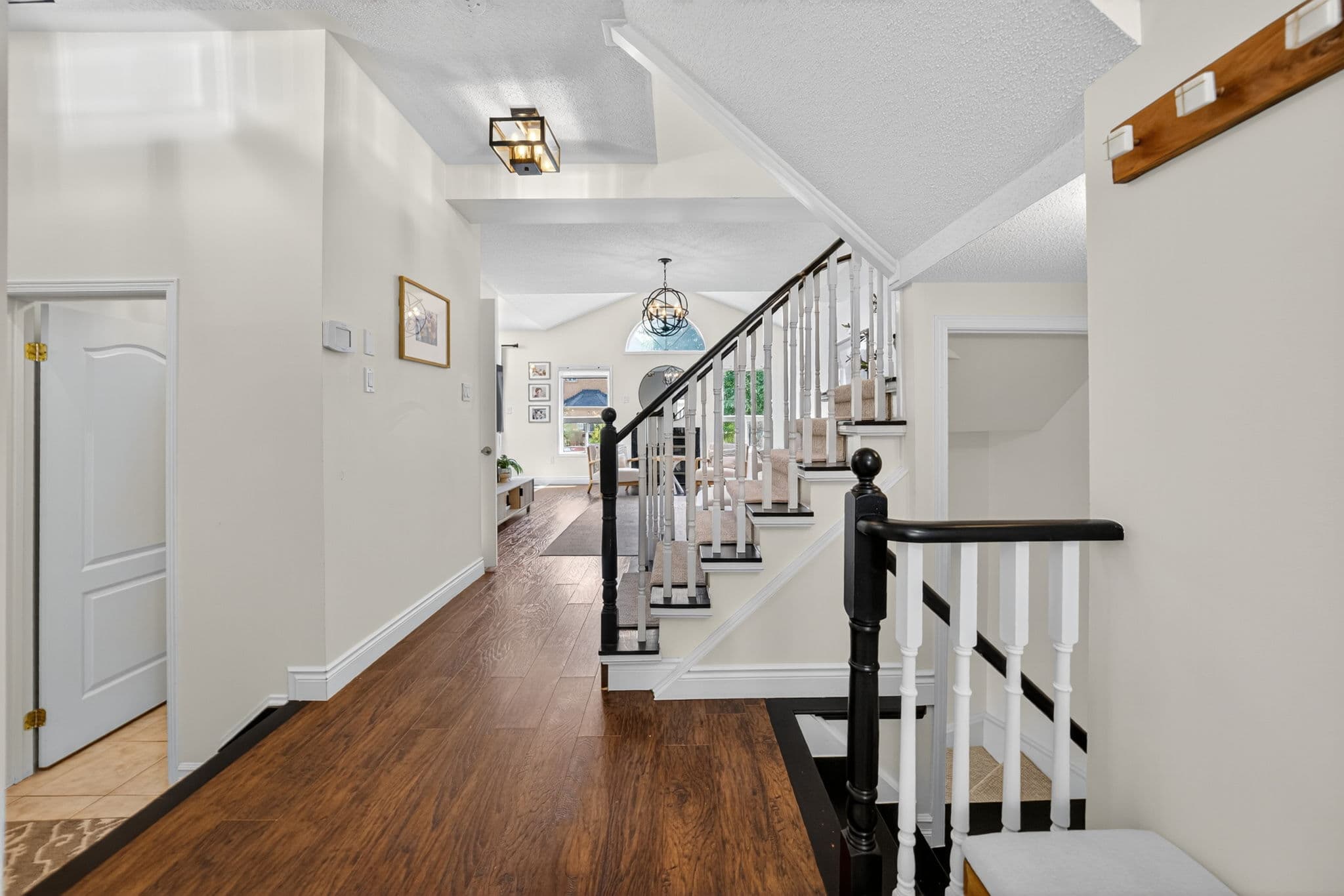 65 Belvia Dr Vaughan, ON L4K 5J6