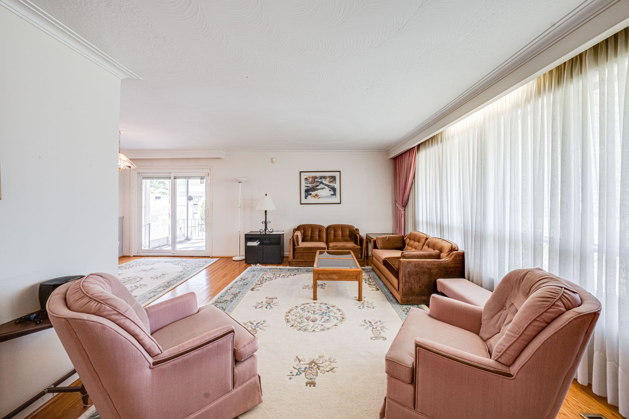 65 Coral Gable Dr Toronto, ON M9M 1P3