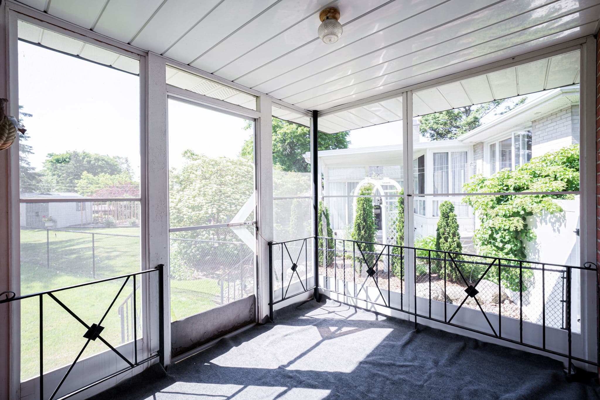 65 Coral Gable Dr Toronto, ON M9M 1P3