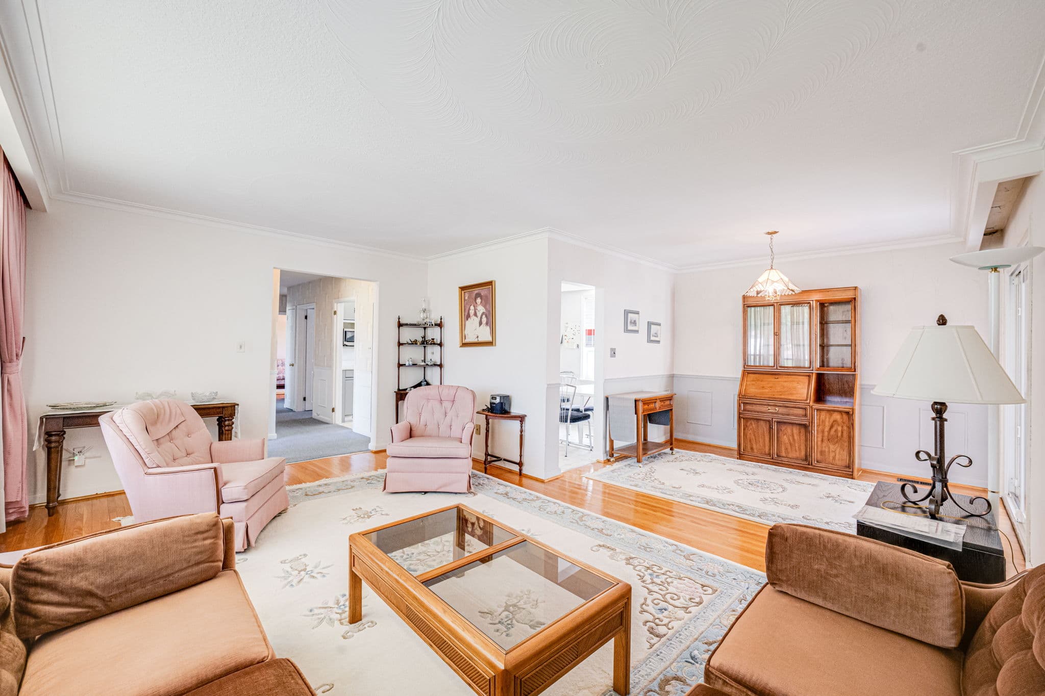 65 Coral Gable Dr Toronto, ON M9M 1P3