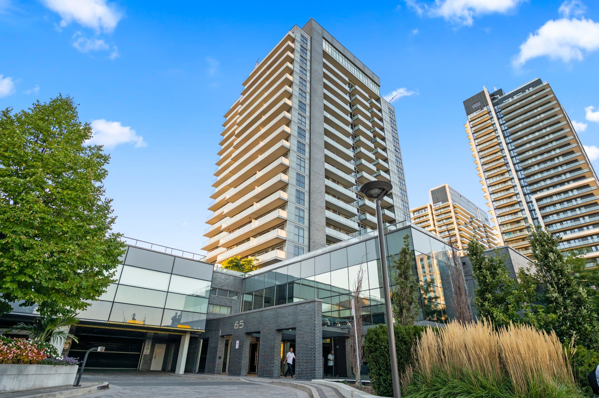 65 Oneida Crescent Unit 108 Richmond Hill, ON L4B