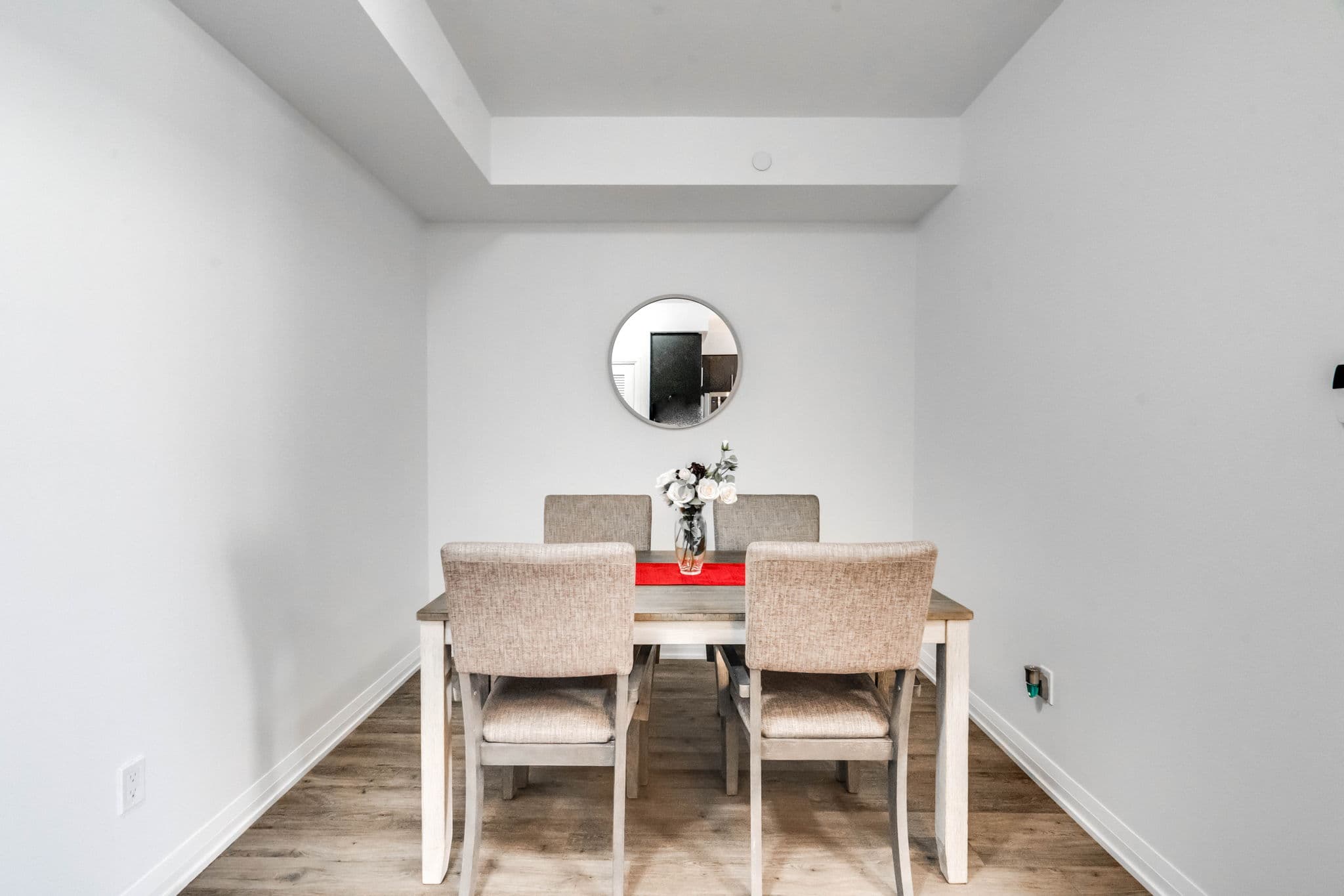 65 Oneida Crescent Unit 905 Richmond Hill, ON L4B 0G9