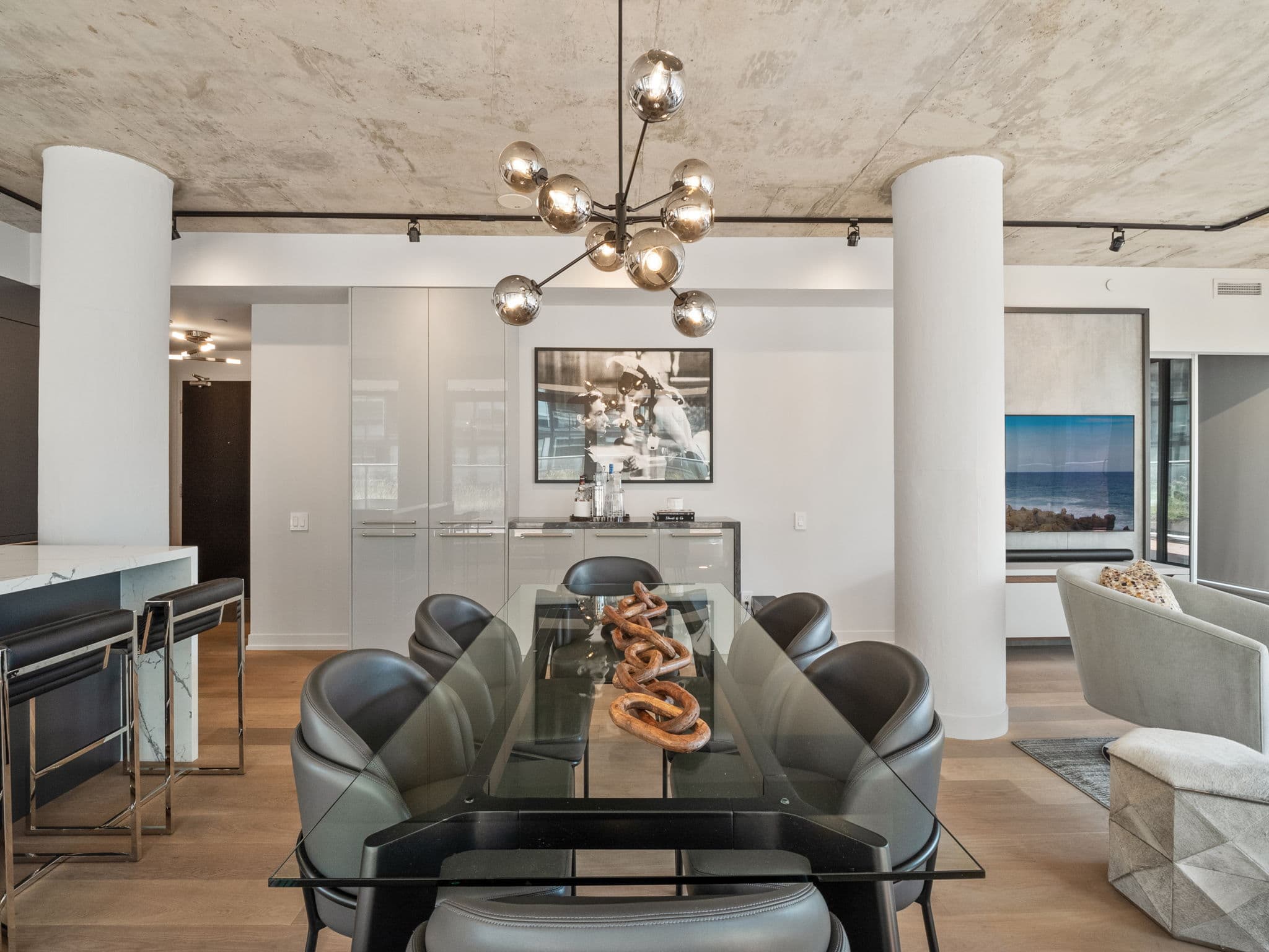 650 King St W Unit 810 Toronto, ON M5V 0H6