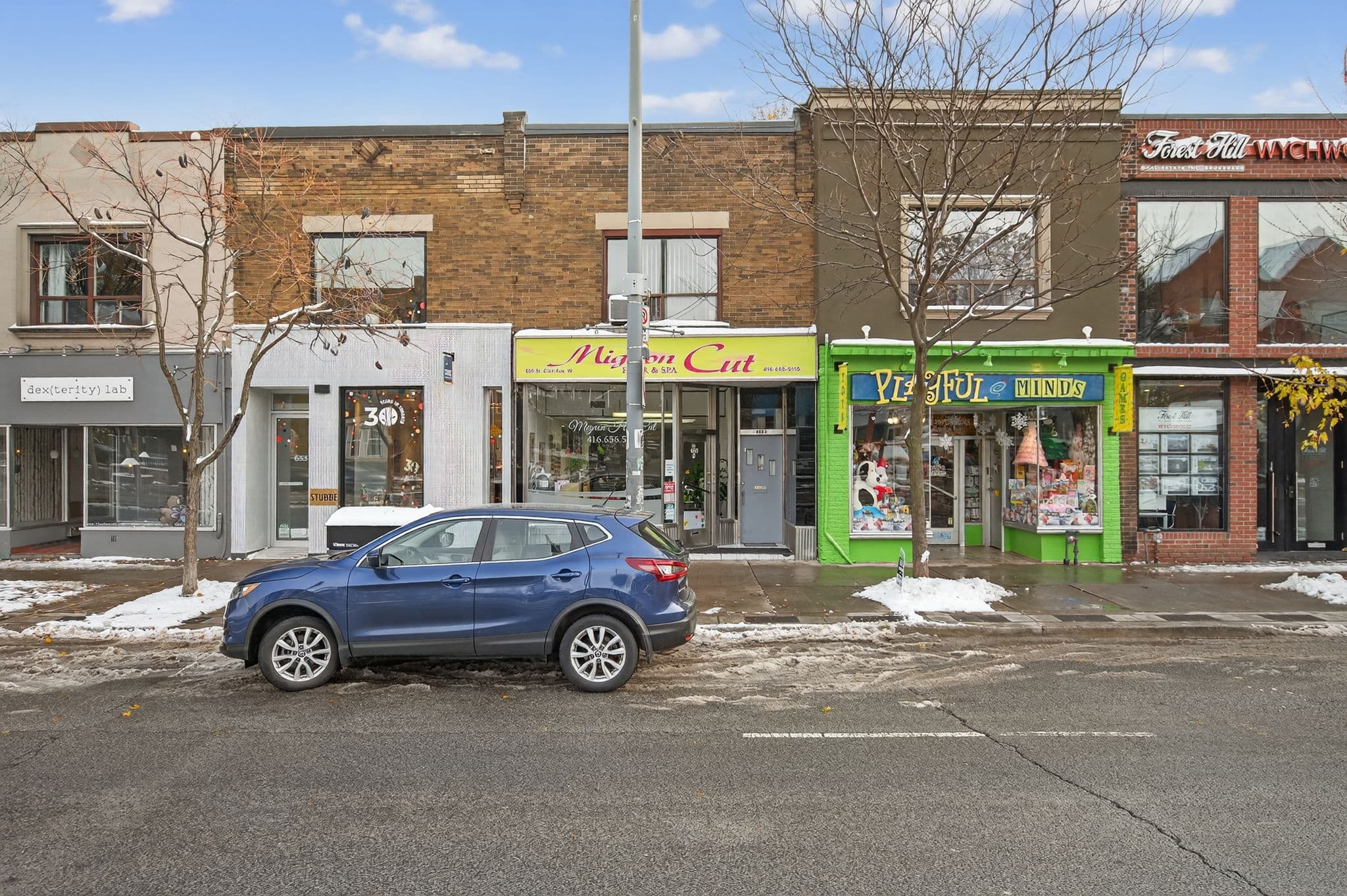 655 St Clair Ave W Toronto, ON M6C 1A7