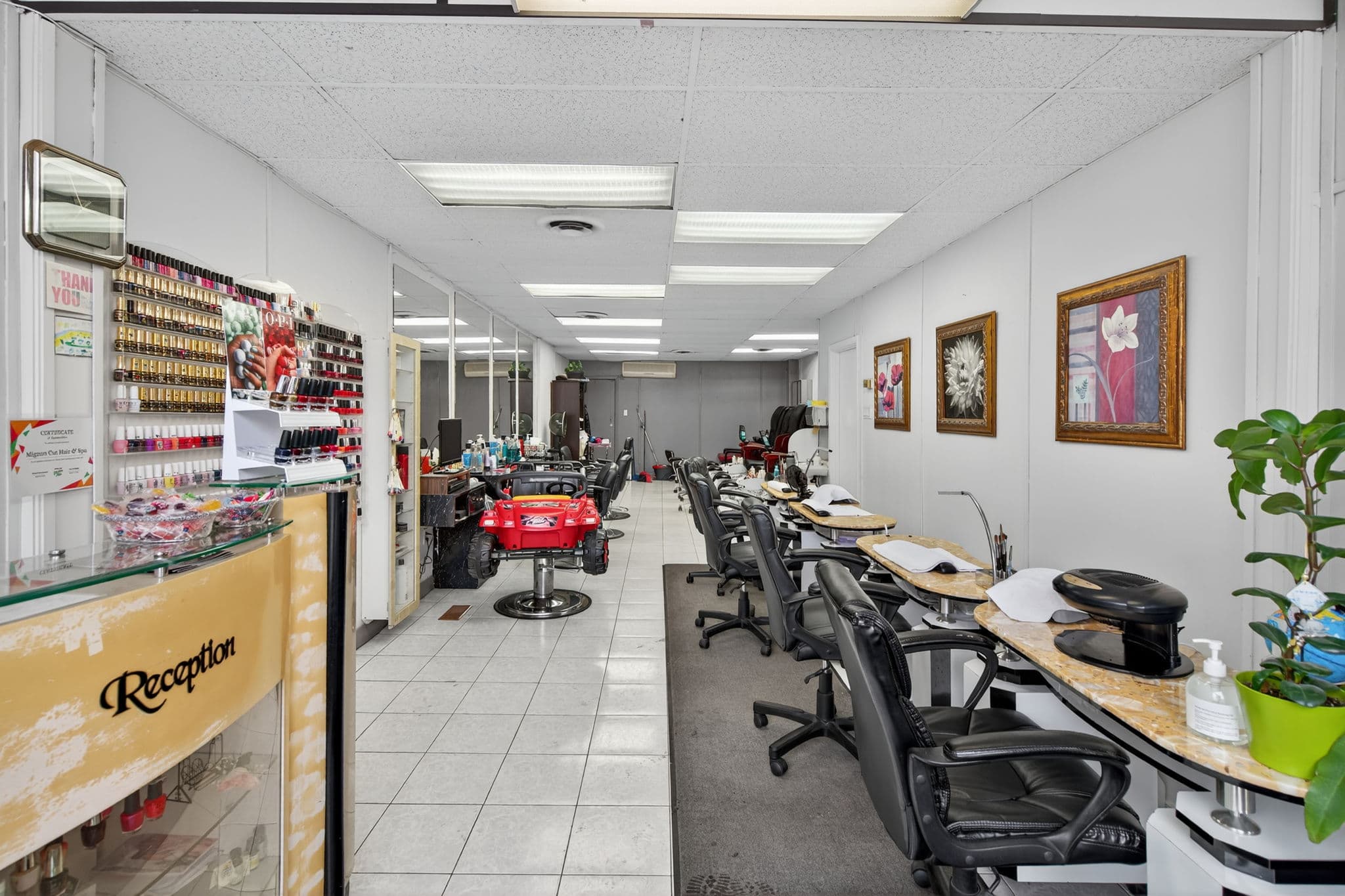 655 St Clair Ave W Toronto, ON M6C 1A7
