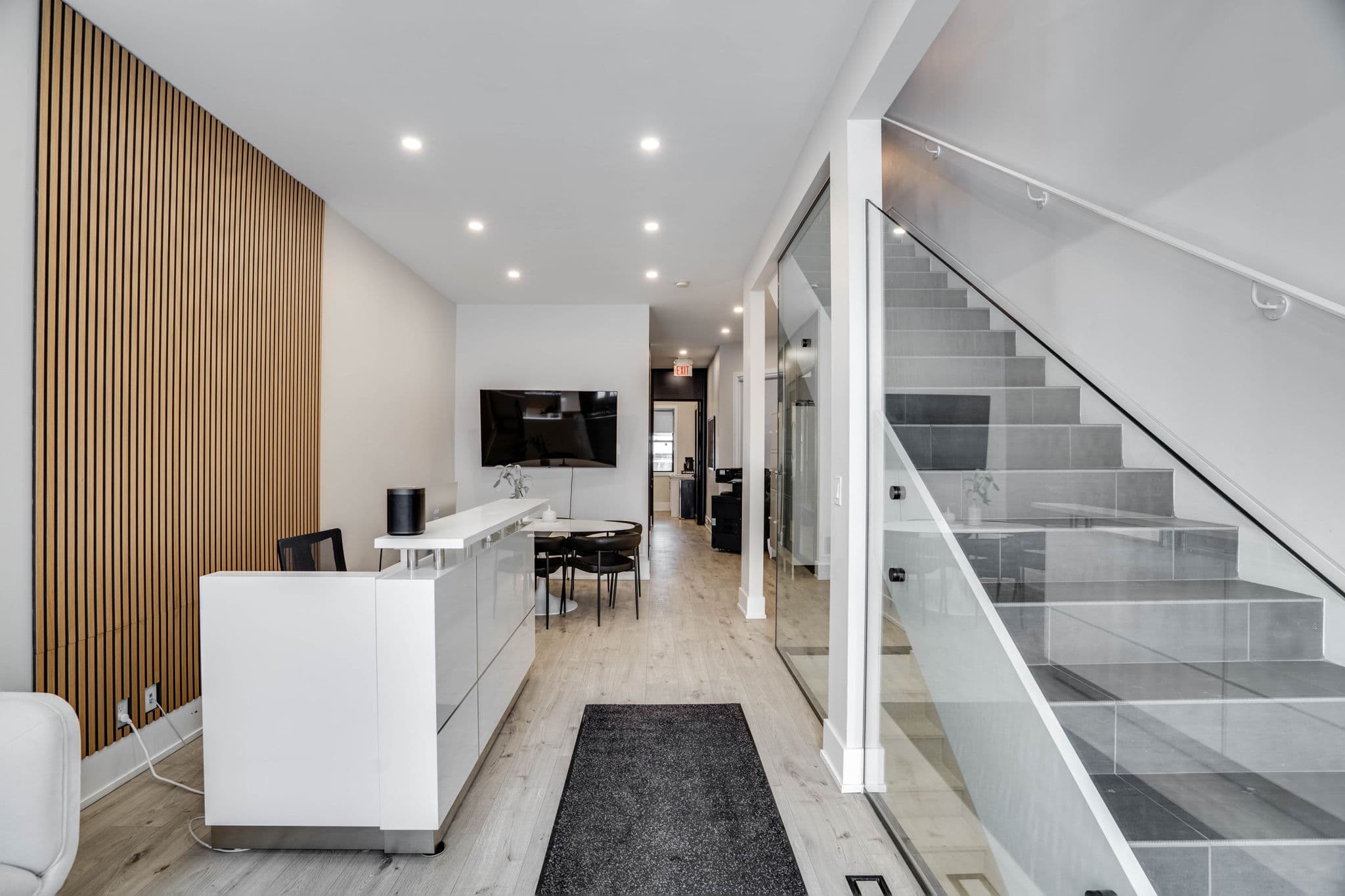 659 St Clair Ave W Toronto, ON M6C 1A7