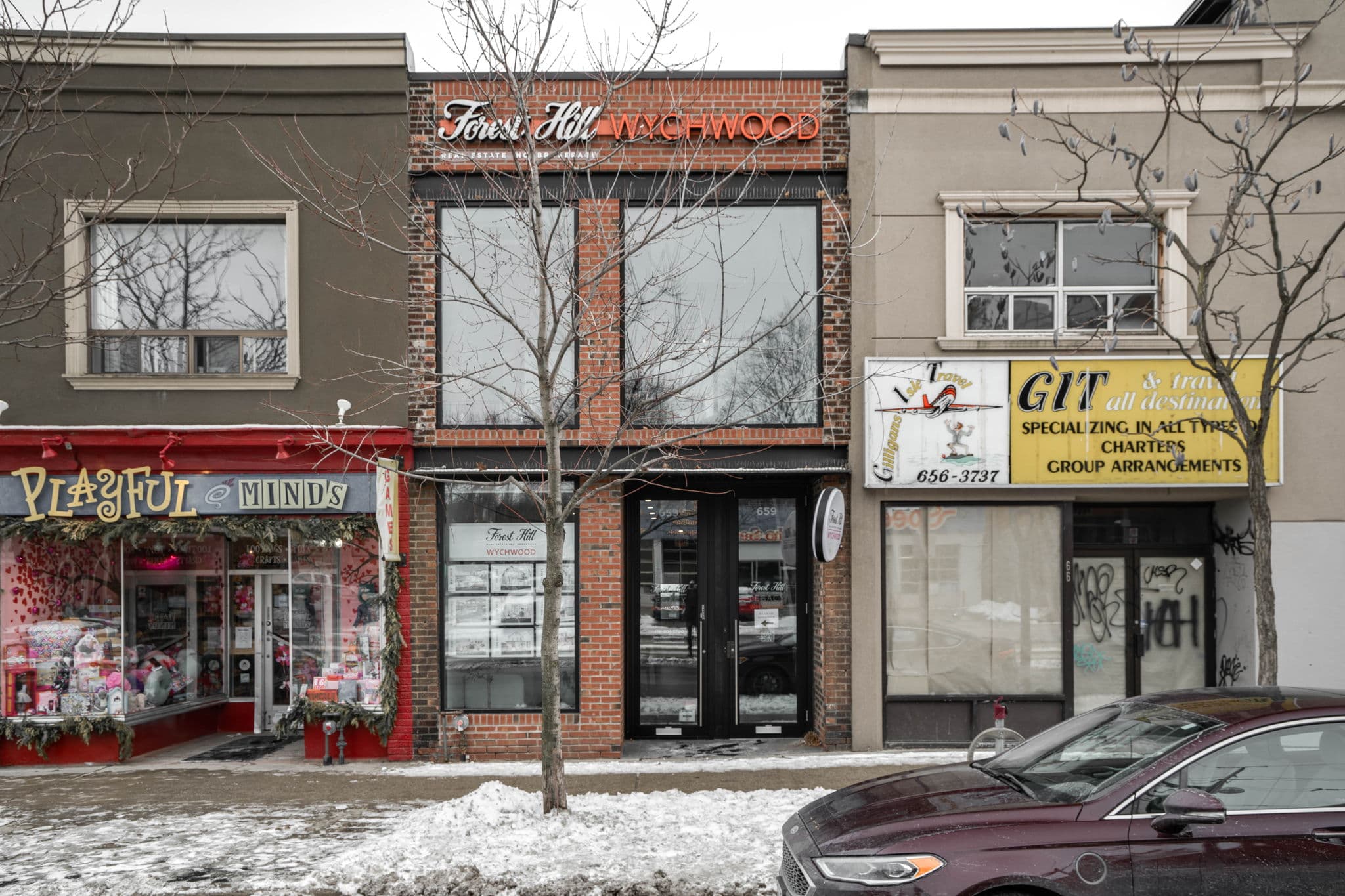 659 St Clair Ave W Toronto, ON M6C 1A7