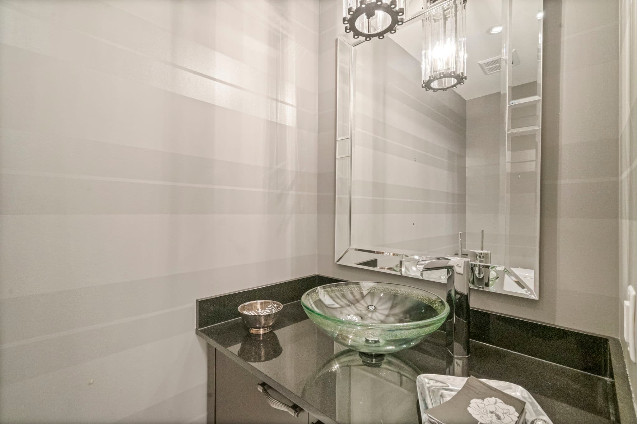 662 Sheppard Ave E Unit 805, Building C Toronto, ON M2K 3E6