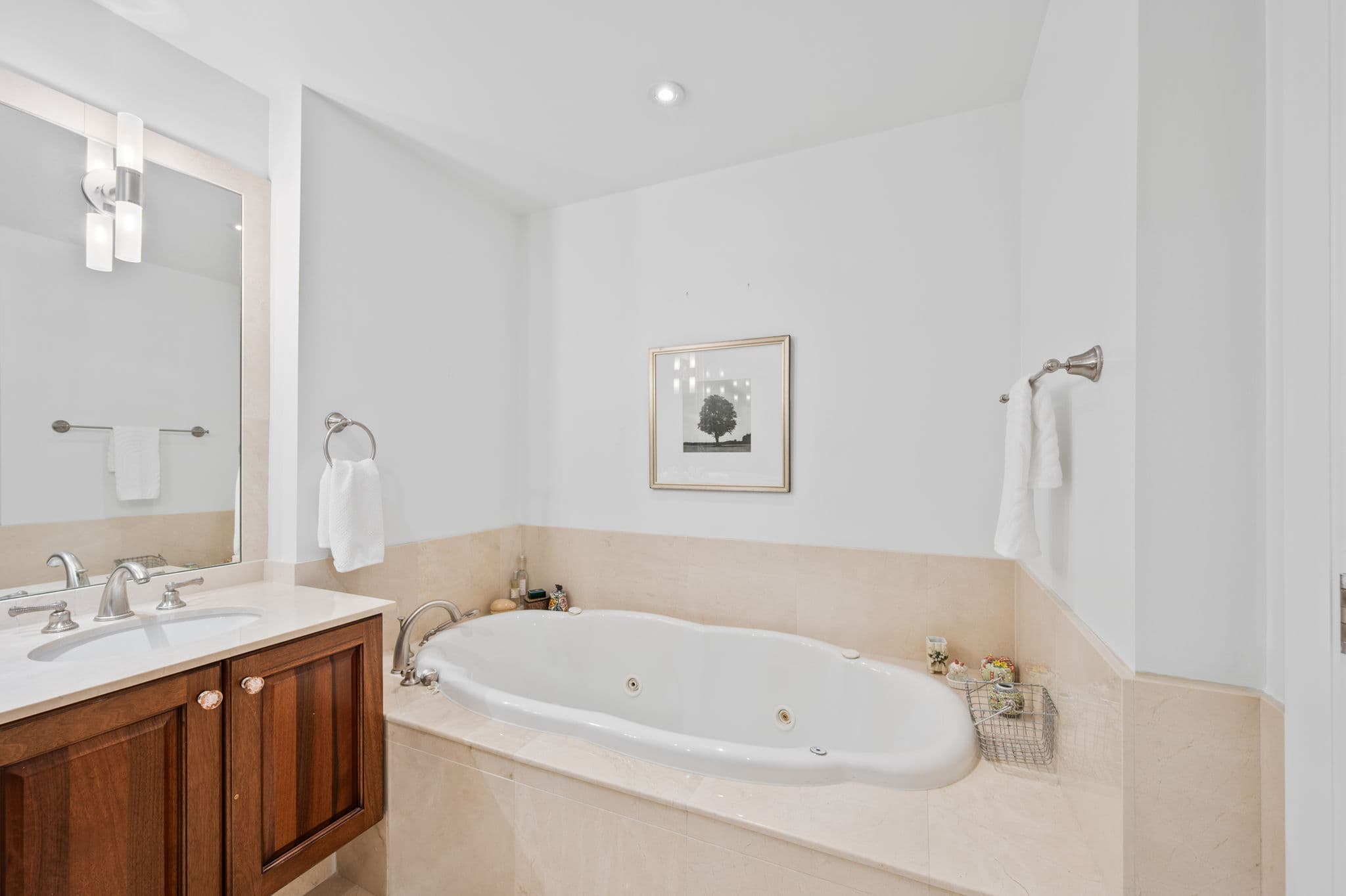 662 Sheppard Ave E Unit 805C Toronto, ON M2K 3E6