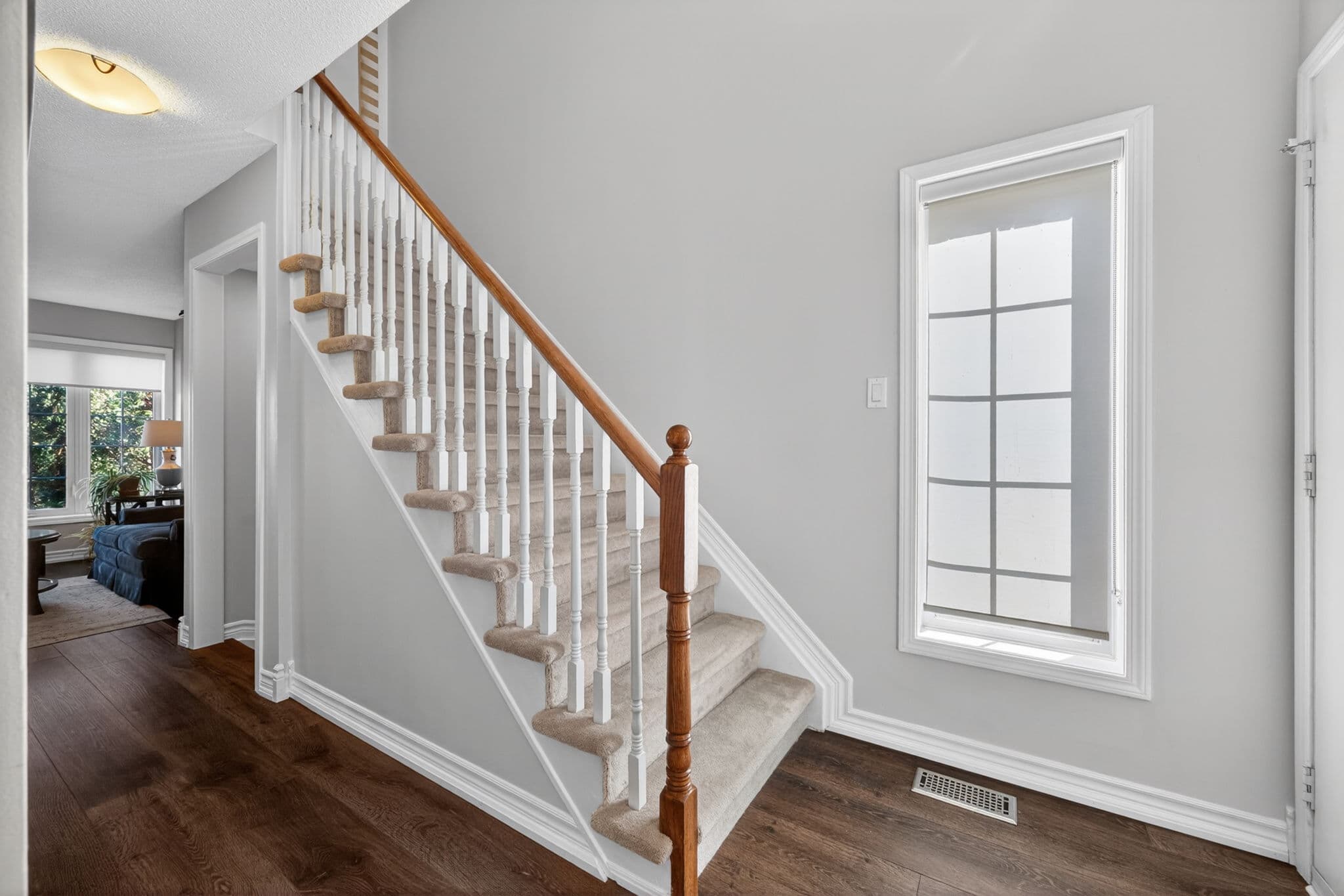 667 MacNab Gate Newmarket, ON L3Y 8S5