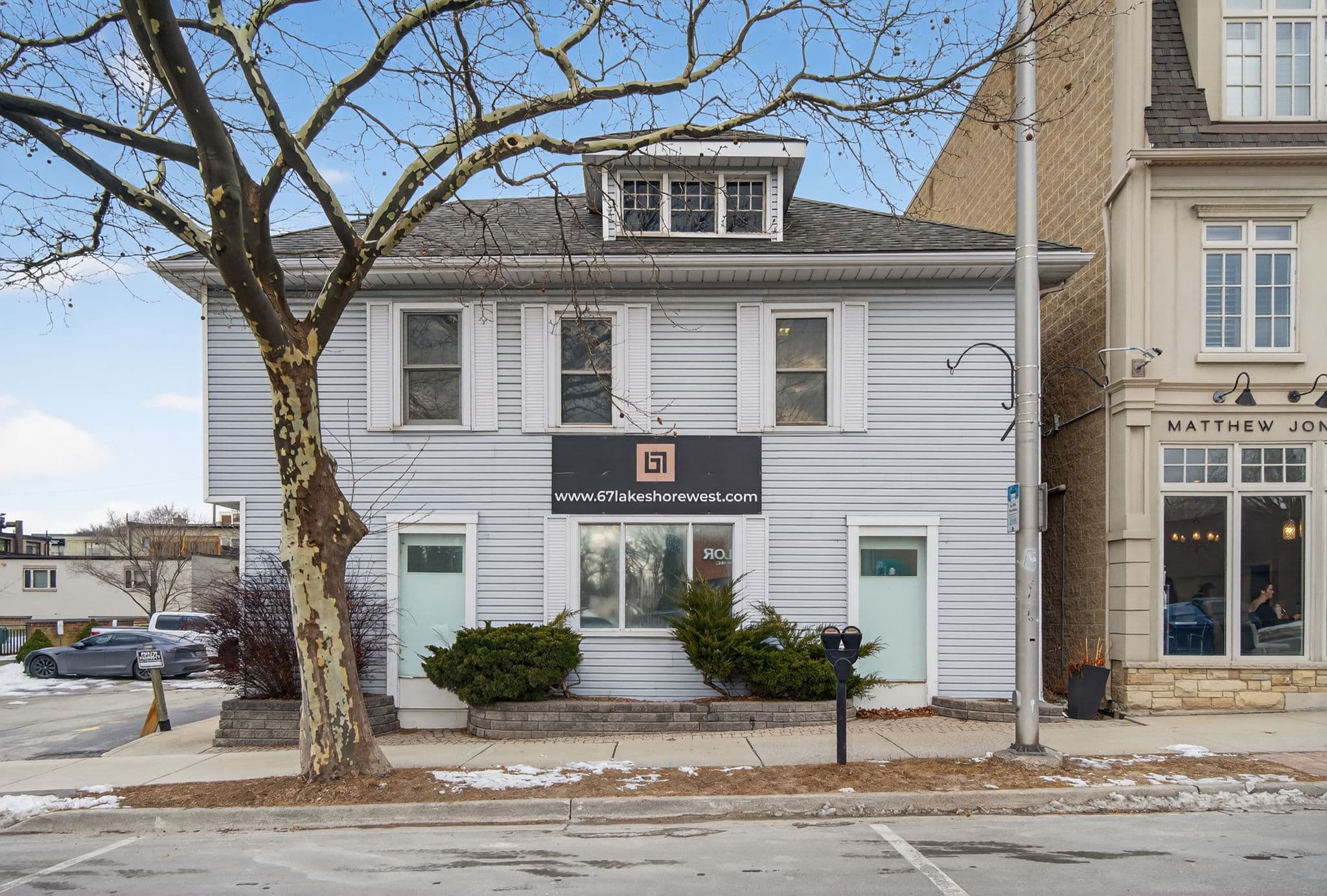 67 Lakeshore Rd W Oakville, ON L6K 1C9