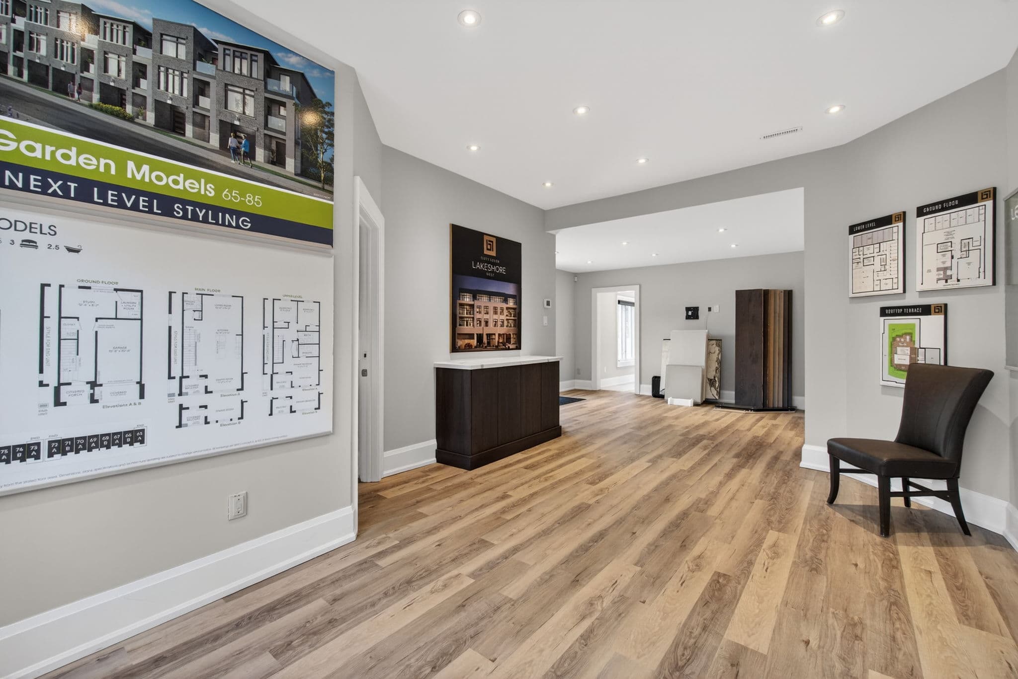 67 Lakeshore Rd W Oakville, ON L6K 1C9
