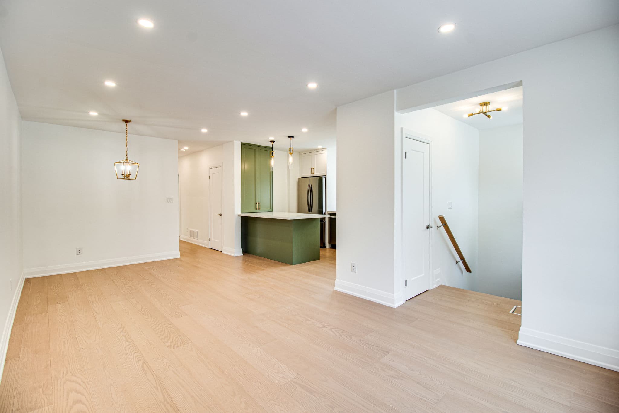 67 Longford Dr Newmarket, ON L3Y 2Y6