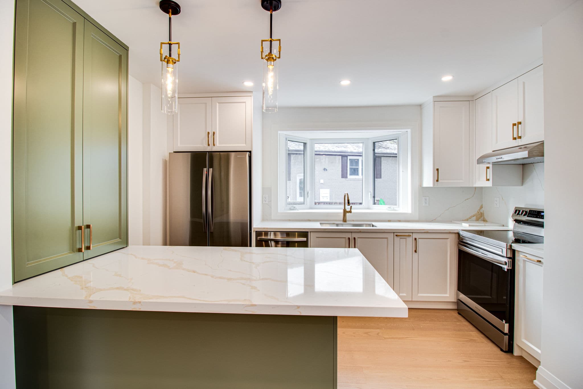 67 Longford Dr Newmarket, ON L3Y 2Y6