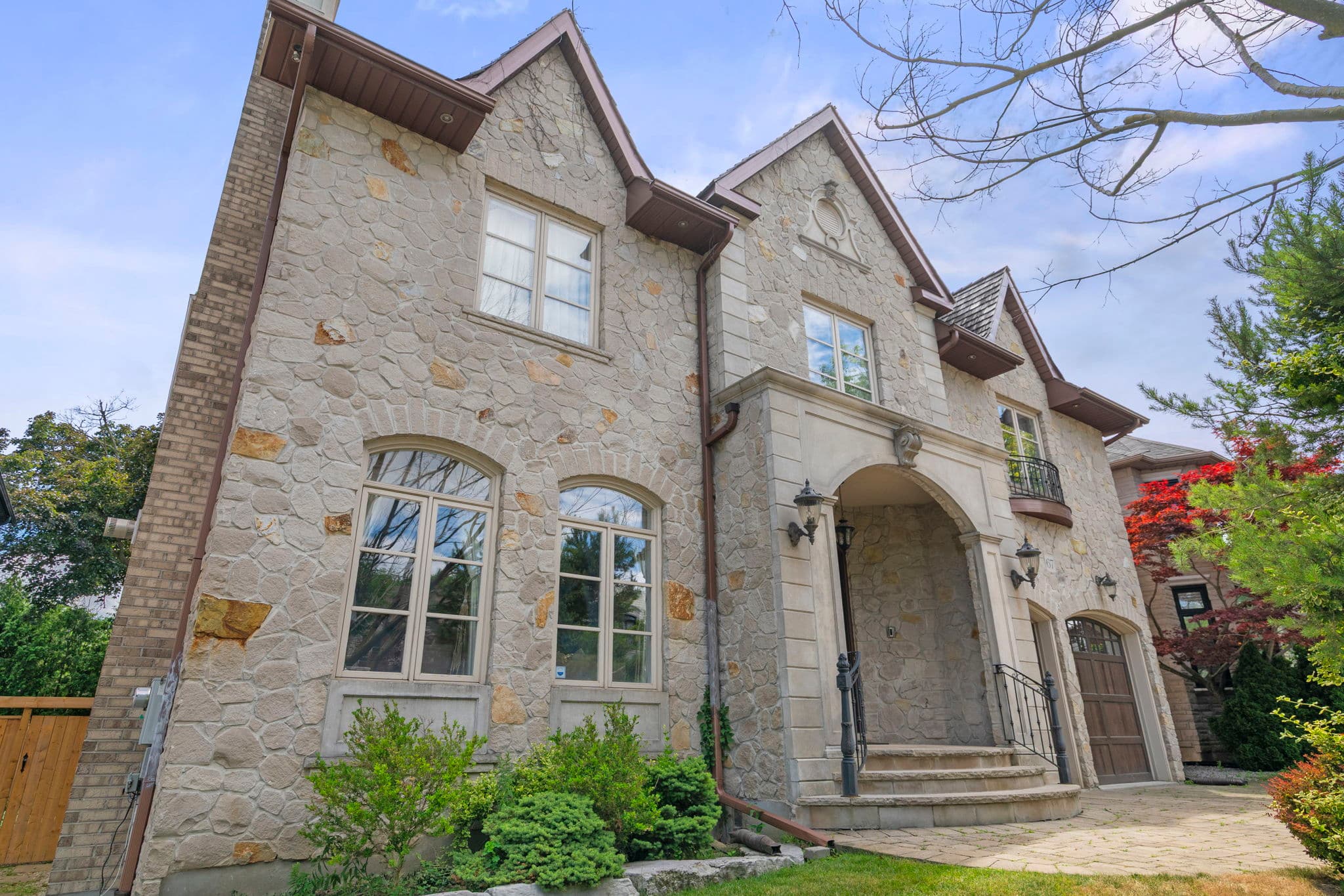 67 Yorkminster Rd Toronto, ON M2P 1M4
