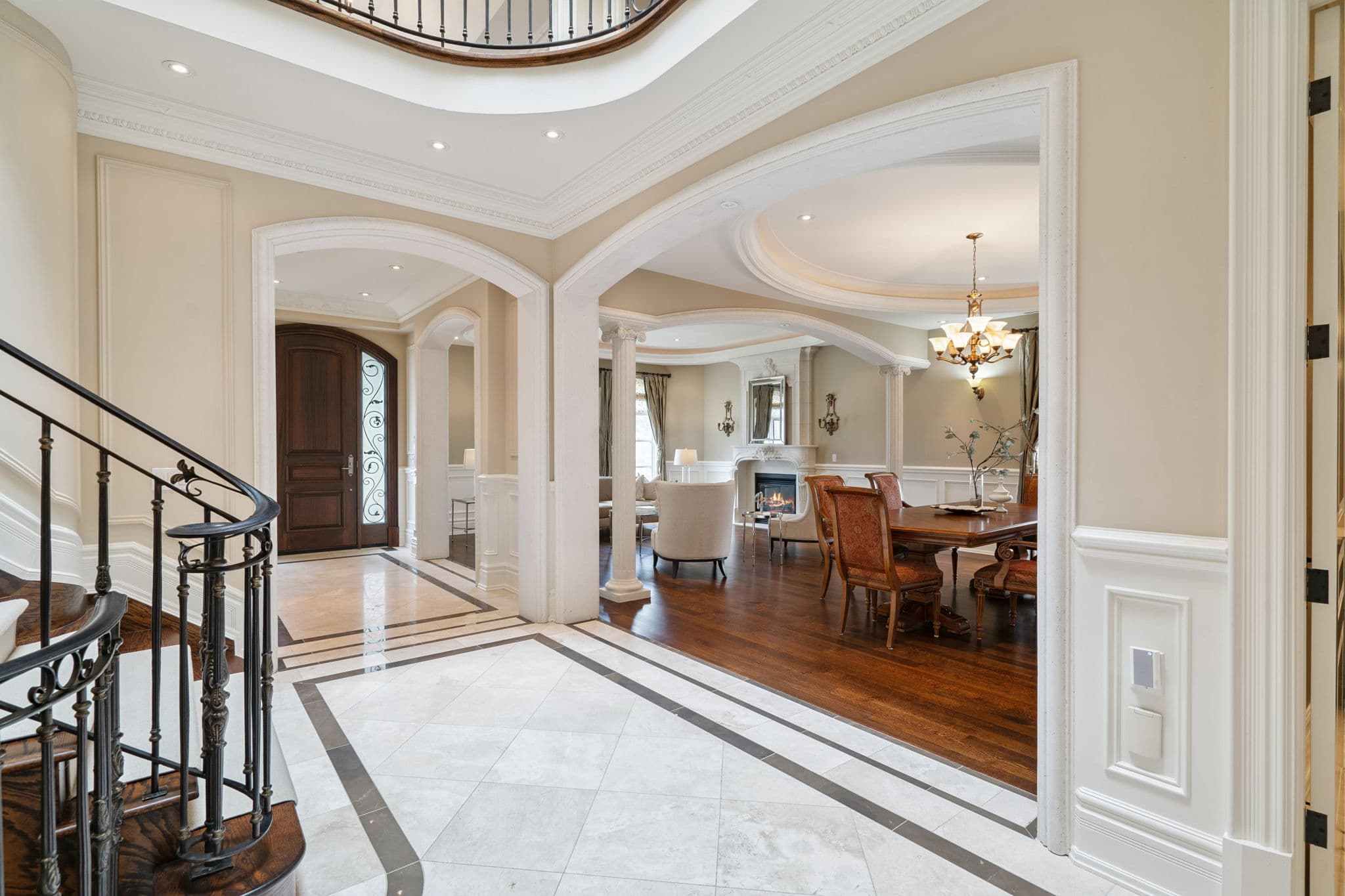 67 Yorkminster Rd Toronto, ON M2P 1M4