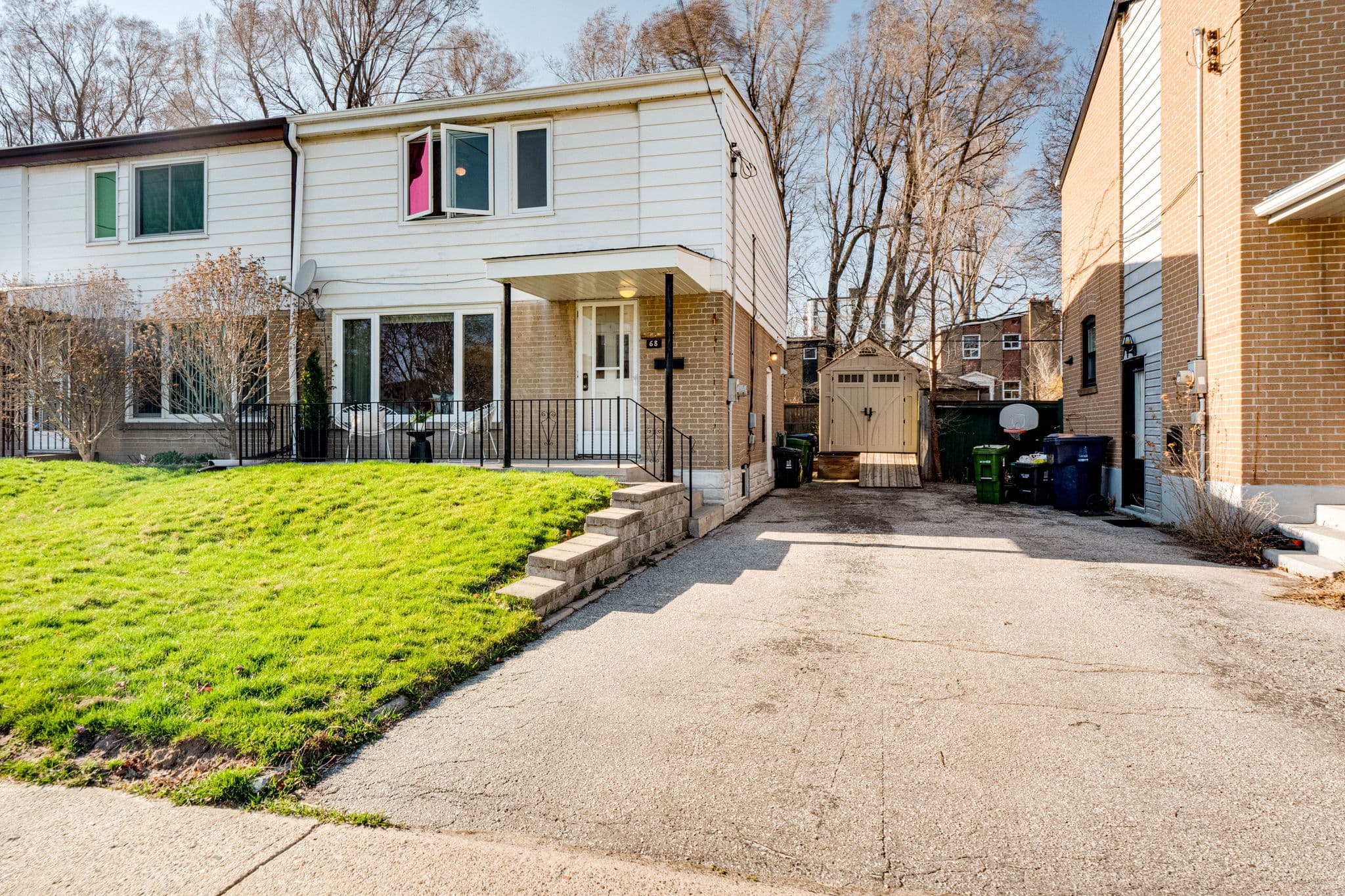 68 Bonniewood Rd Toronto, ON M1K 2M1