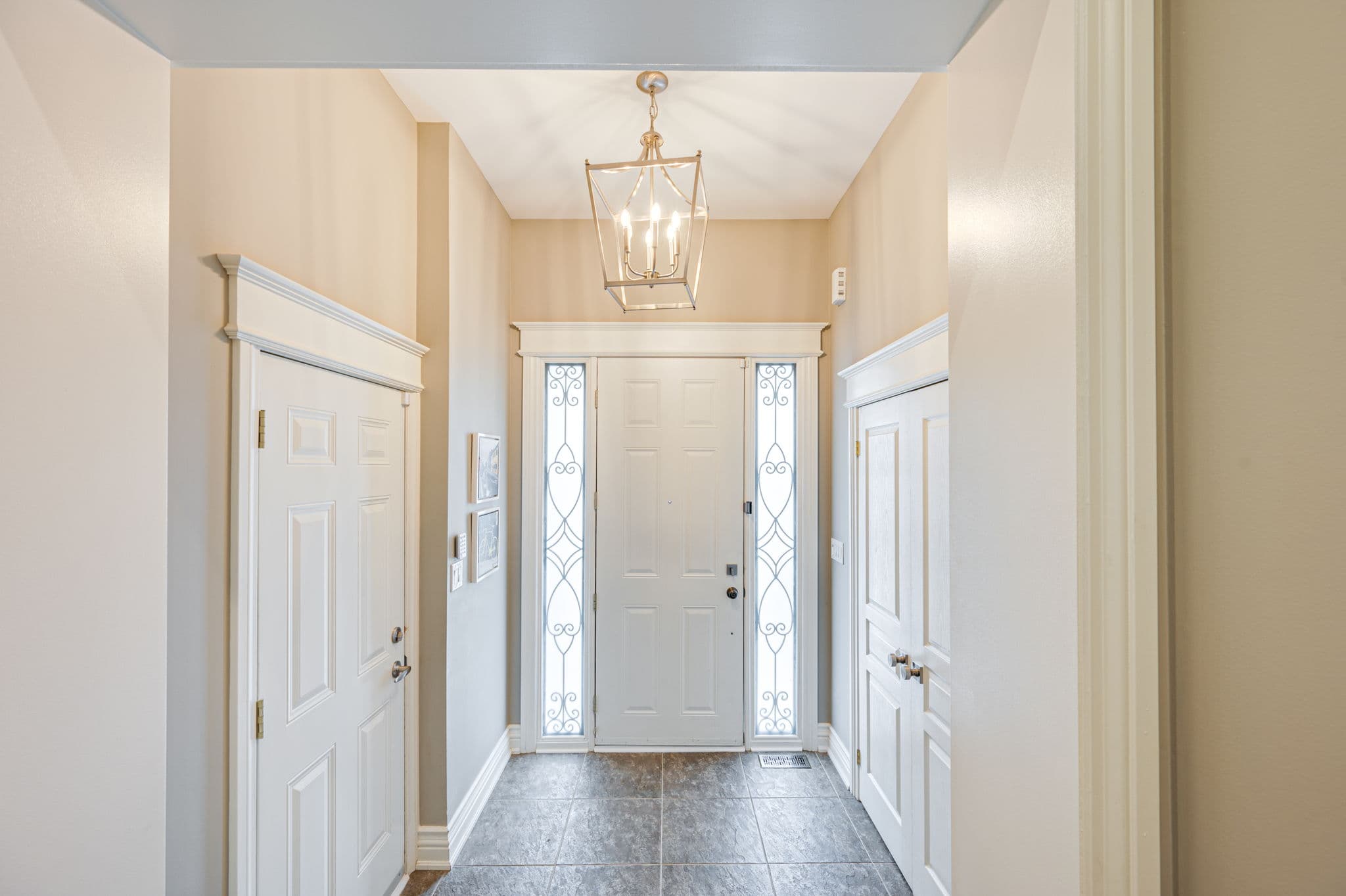 68 Mill River Dr Vaughan, ON L6A 0Z1