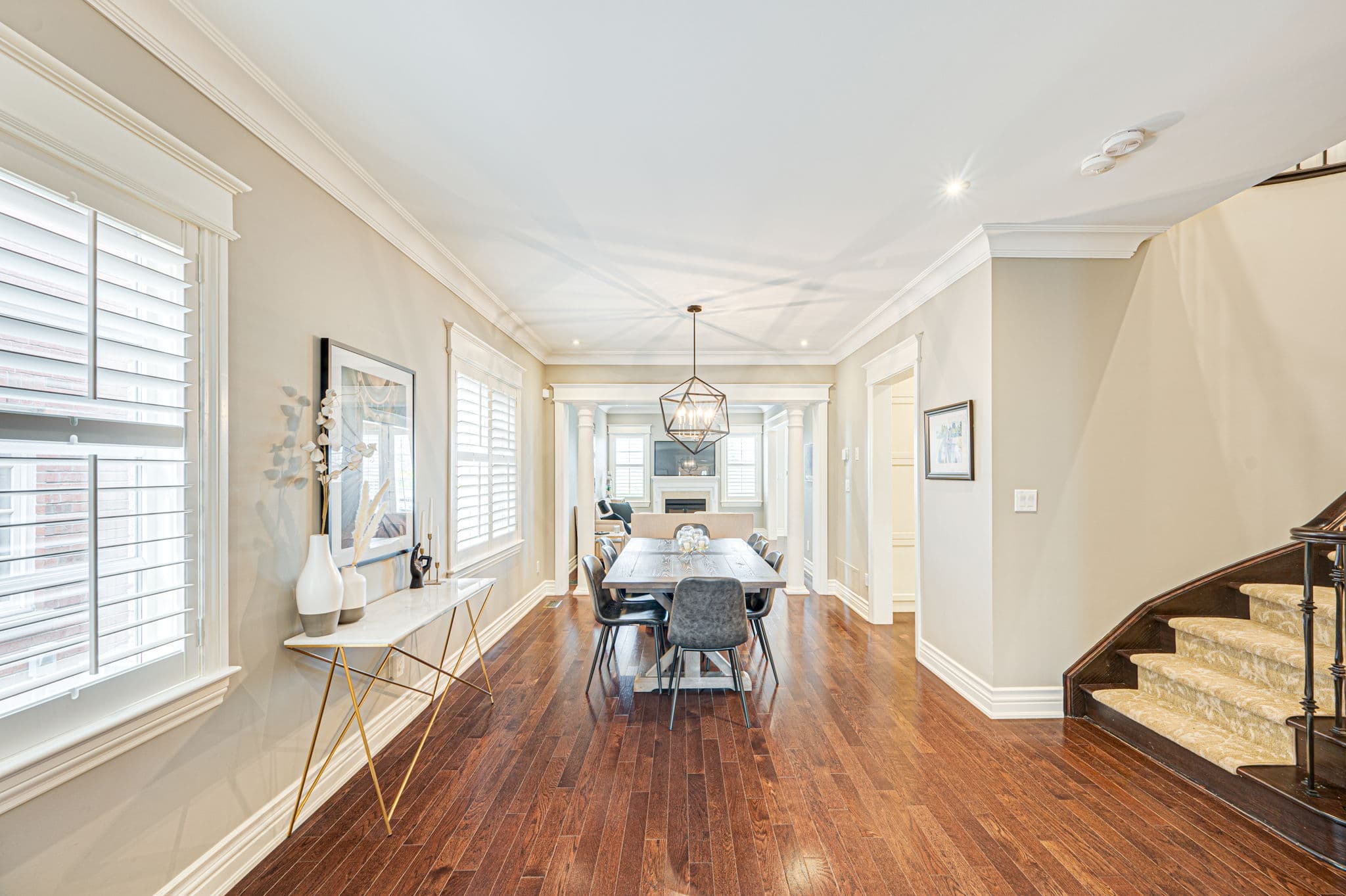68 Mill River Dr Vaughan, ON L6A 0Z1