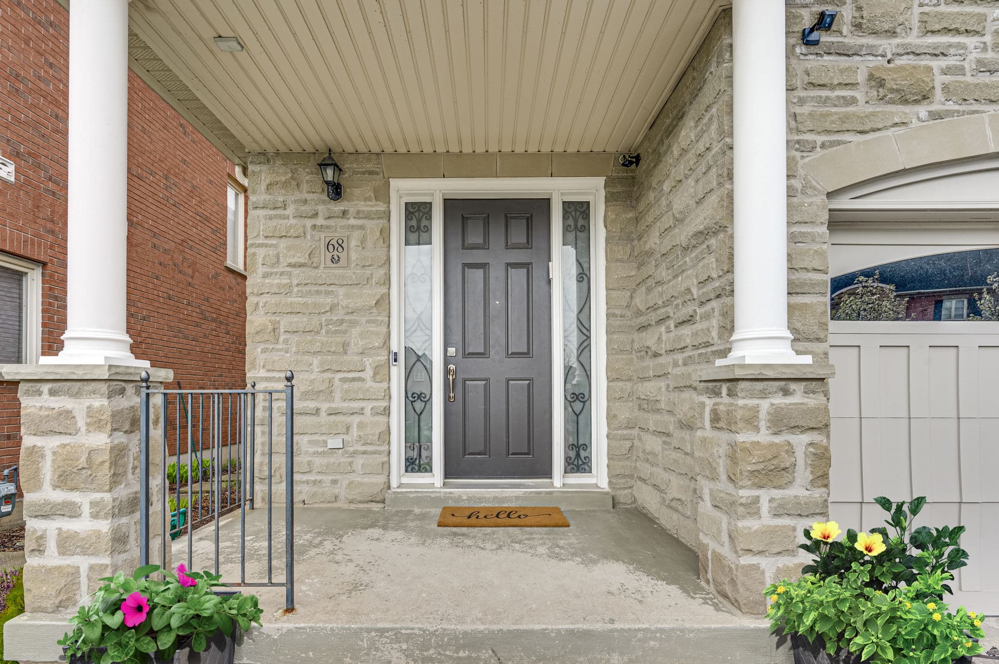 68 Mill River Dr Vaughan, ON L6A 0Z1